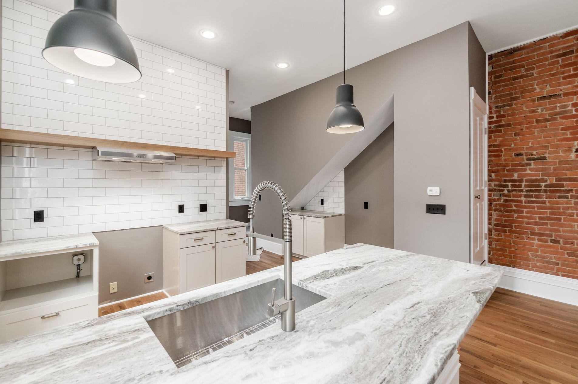 390 Town St, Columbus OH 43215-4838 exterior