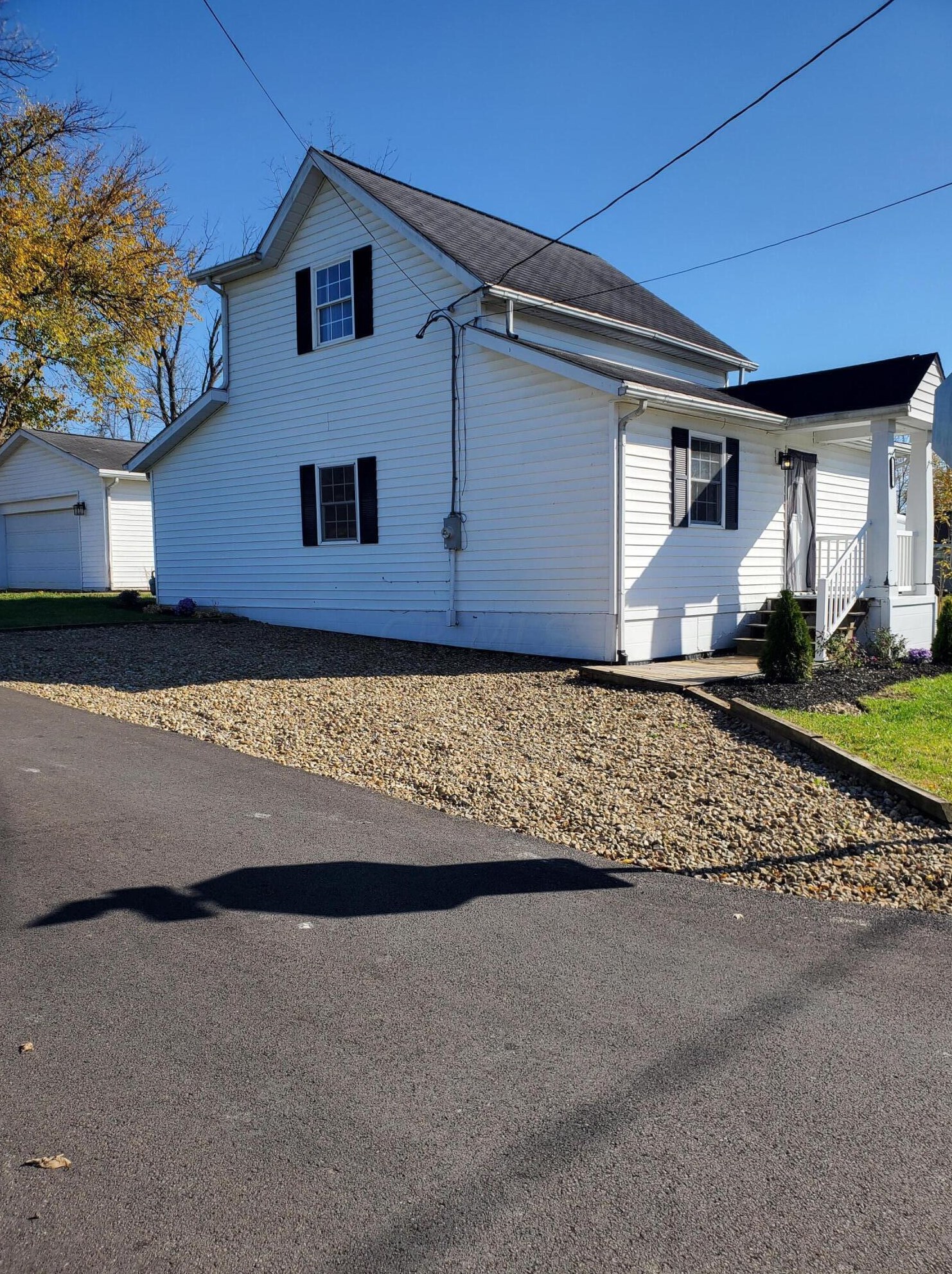 158 Park St, Buckeye Lake, OH 43008-7725