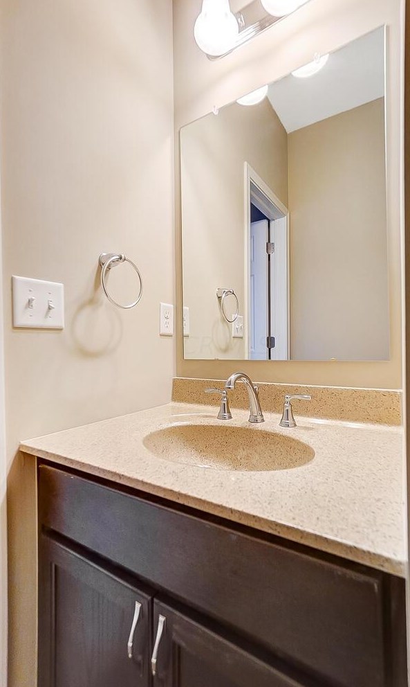 3712 Winding Path Dr, Cnl Wnchstr OH  43110 exterior