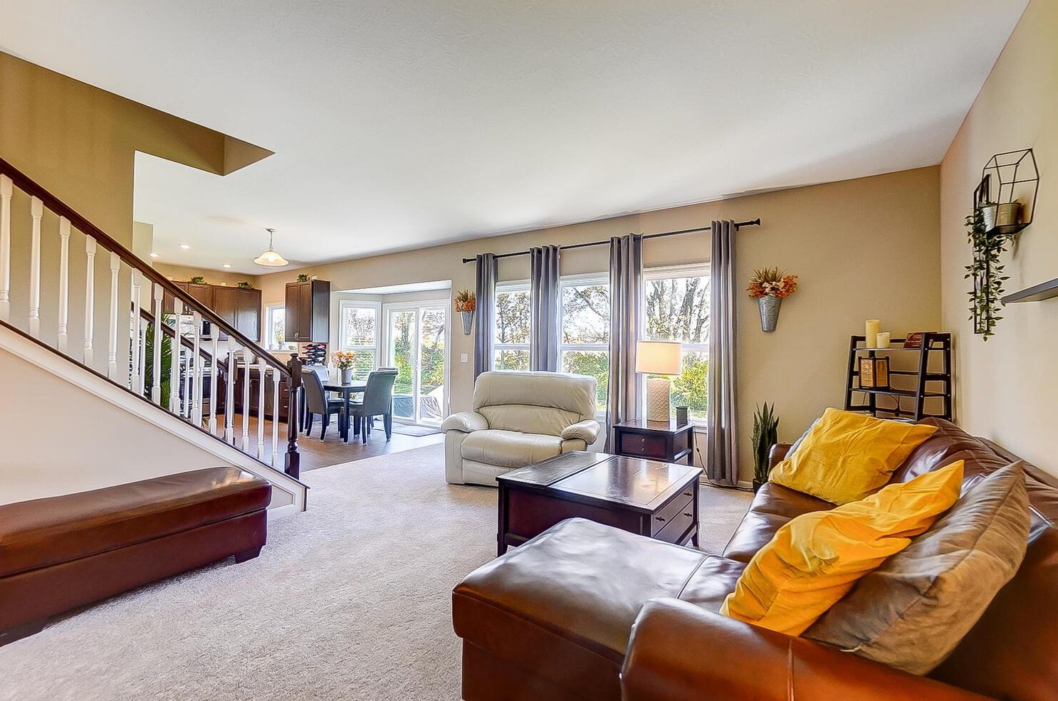 3712 Winding Path Dr, Cnl Wnchstr OH  43110 exterior