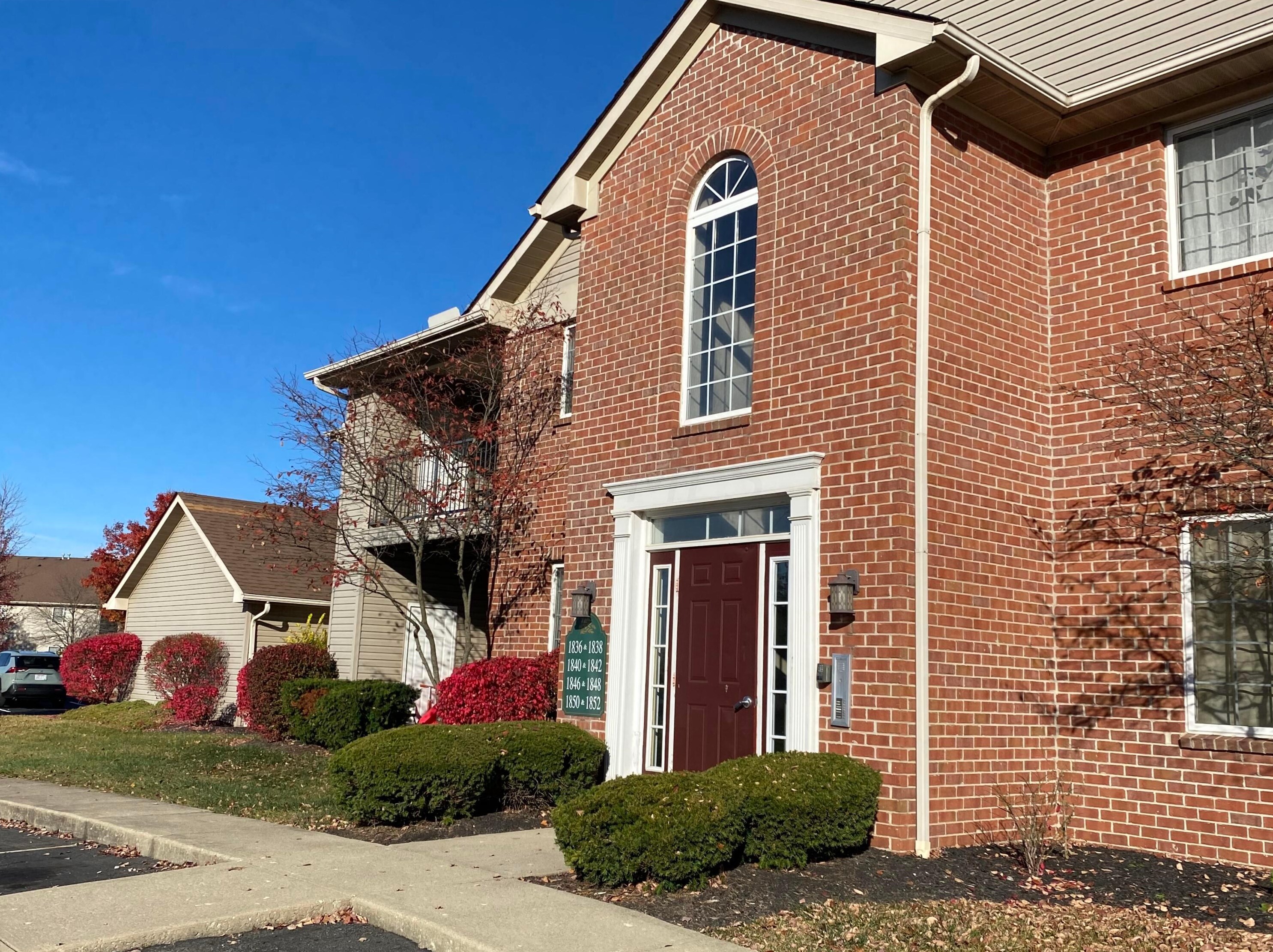 1850 Berrancher Dr, Columbus OH  43228-3877 exterior