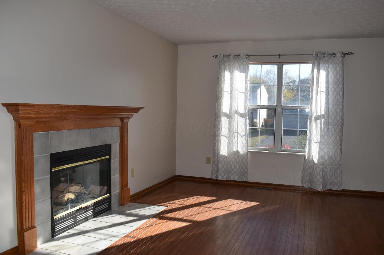 1570 Tall Meadows Dr, Columbus, OH 43223-3647