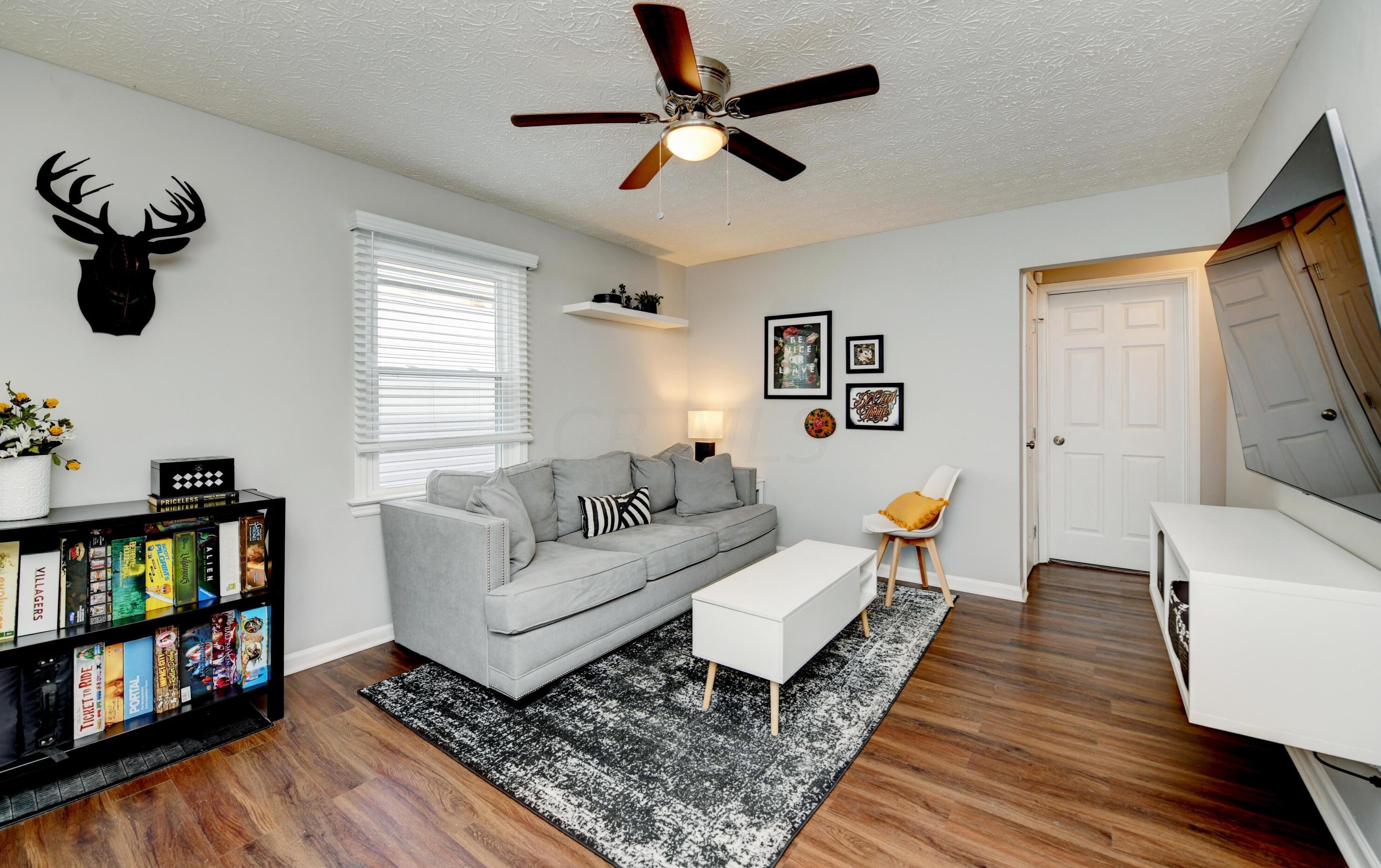492 Whitethorne Ave, Columbus OH  43223-1652 exterior