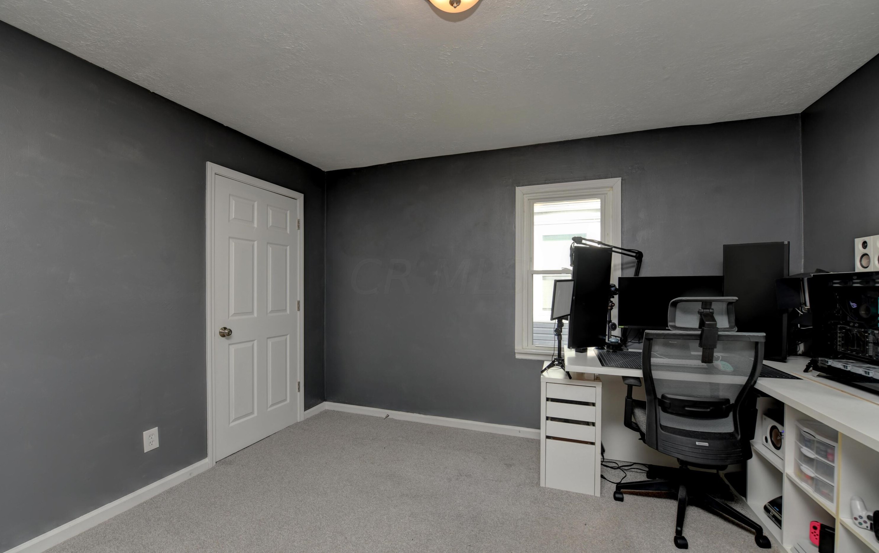 492 Whitethorne Ave, Columbus OH  43223-1652 exterior