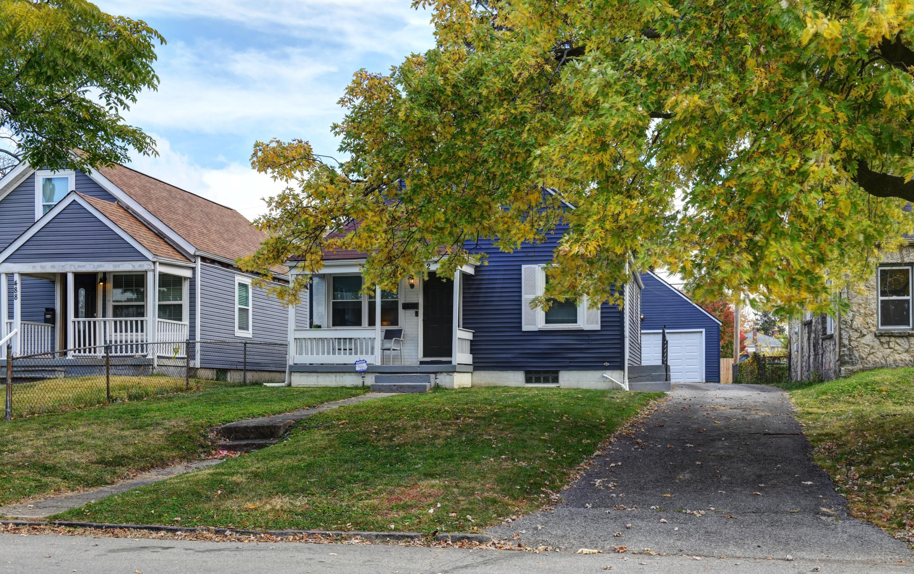 492 Whitethorne Ave, Columbus OH  43223-1652 exterior