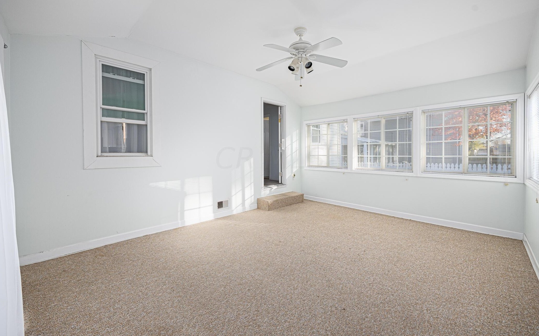 813 Gladden Rd, Columbus OH 43212-3812 exterior