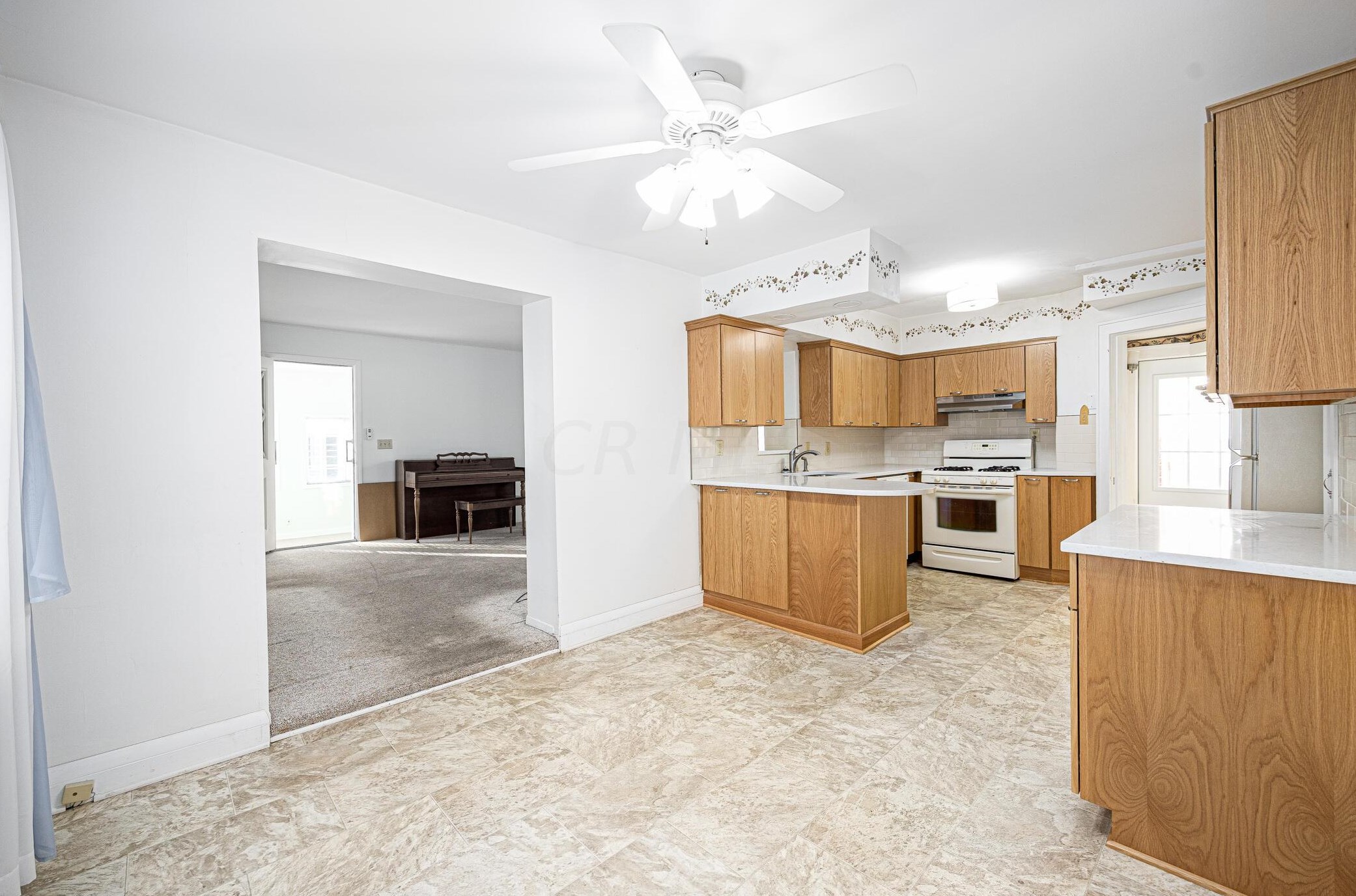 813 Gladden Rd, Columbus OH 43212-3812 exterior