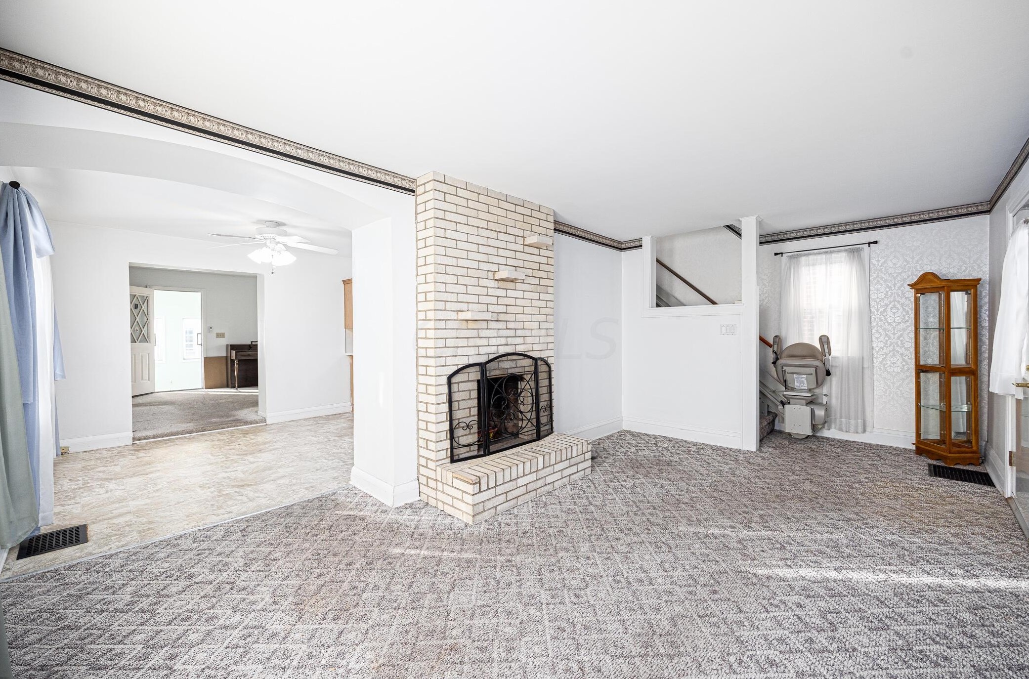 813 Gladden Rd, Columbus OH 43212-3812 exterior