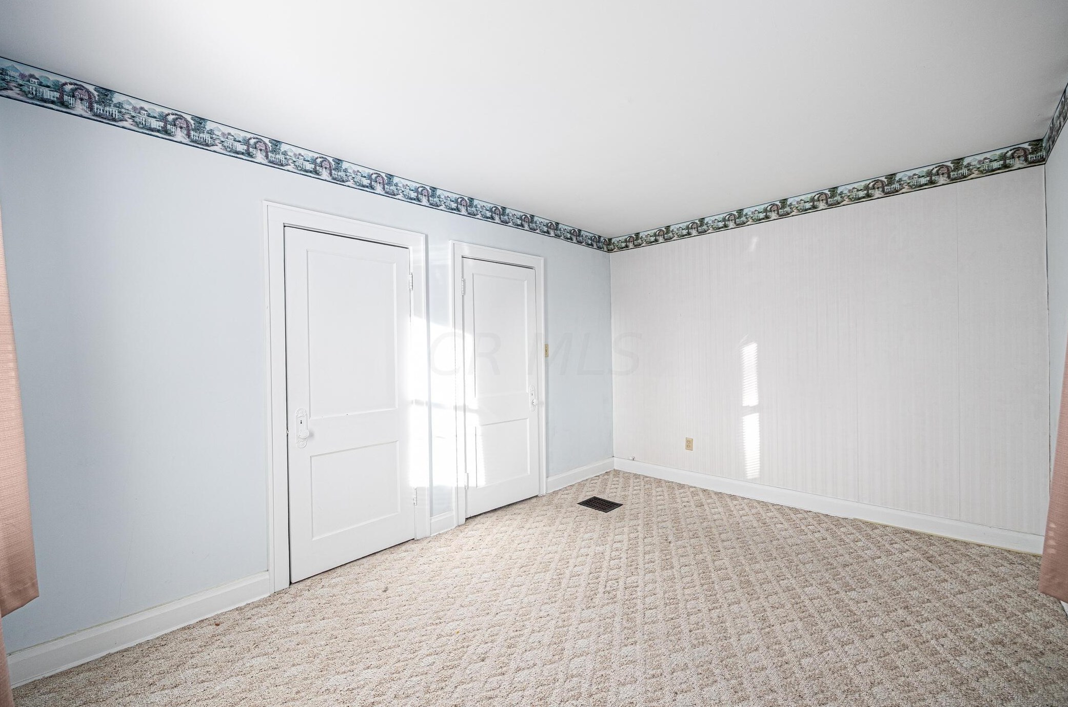 813 Gladden Rd, Columbus OH 43212-3812 exterior