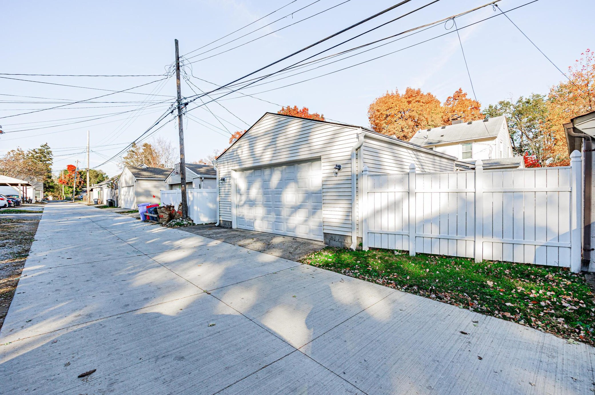 813 Gladden Rd, Columbus OH 43212-3812 exterior