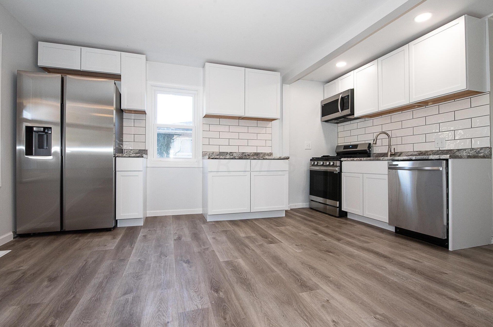 1909 Case Rd, Columbus OH  43235-7524 exterior