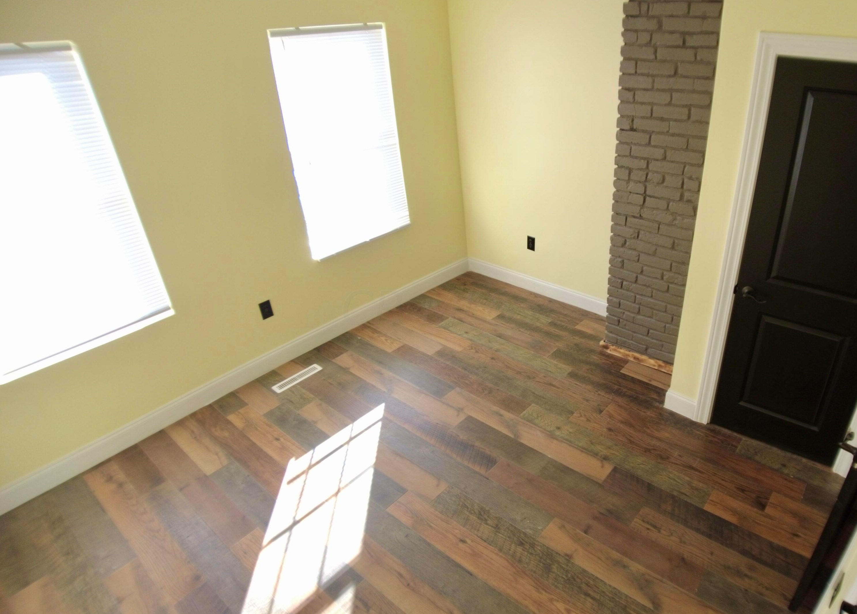 279 Dakota Ave, Columbus OH  43223-1527 exterior