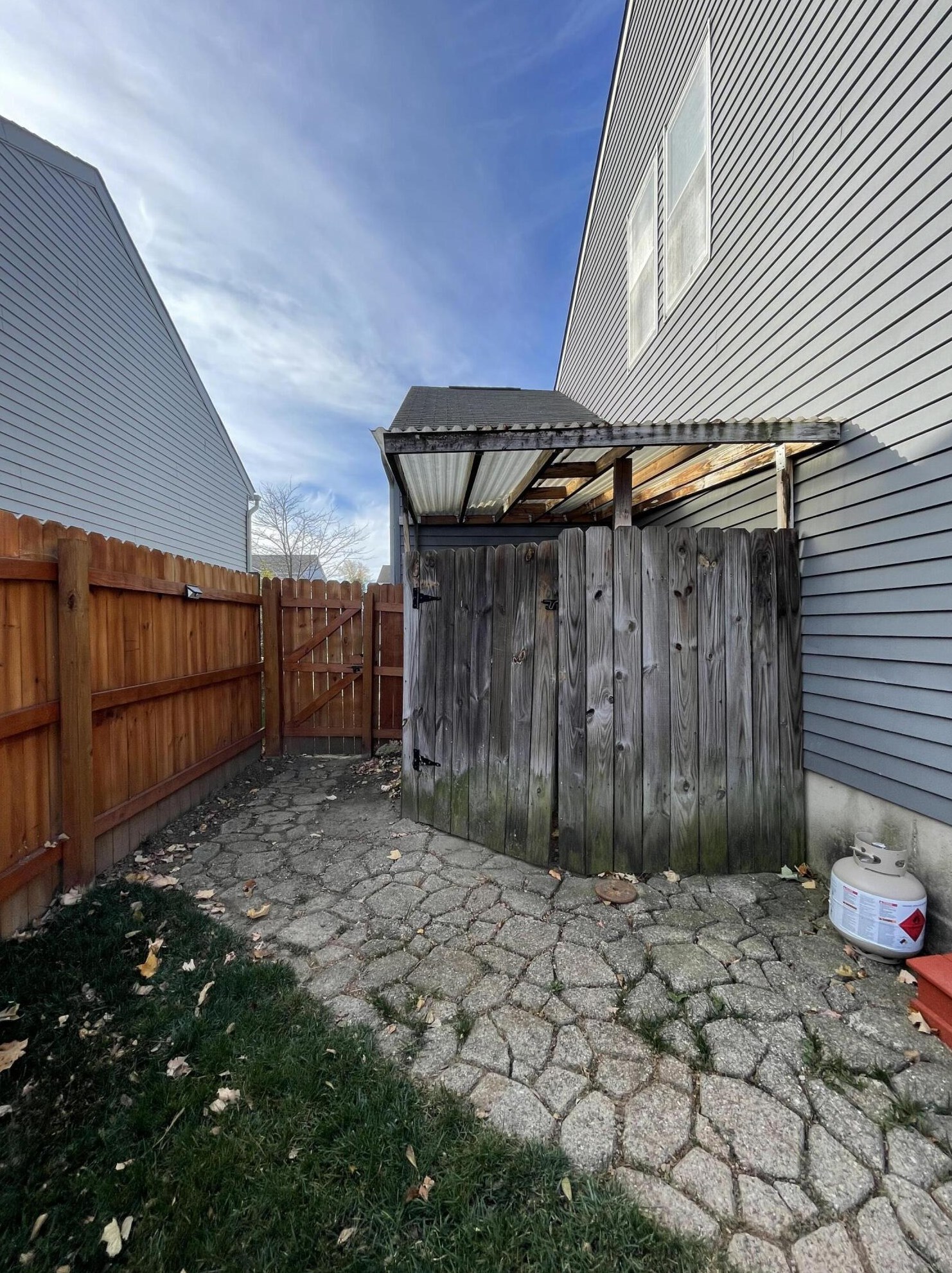 5328 Cherry Bud Ct, Columbus OH 43228-5733 exterior