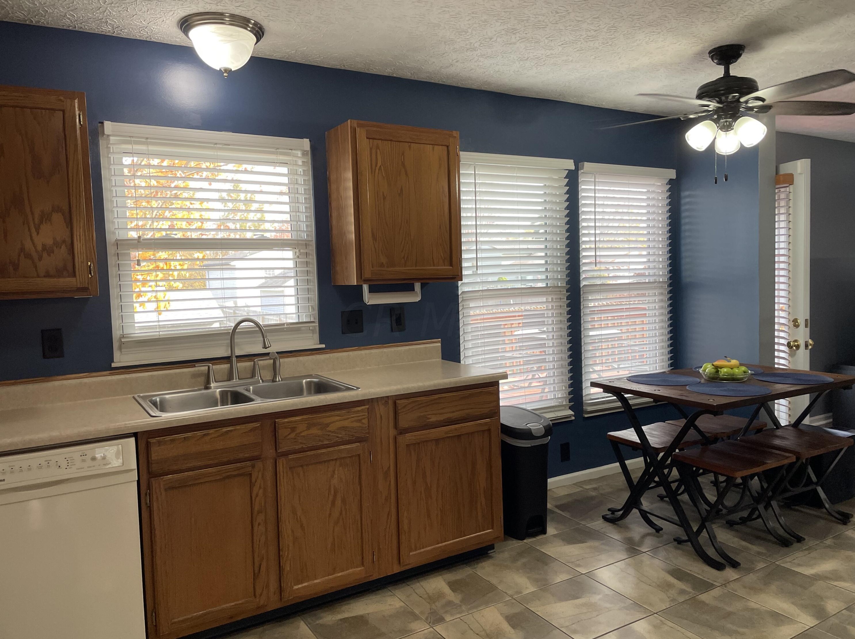 5328 Cherry Bud Ct, Columbus OH 43228-5733 exterior