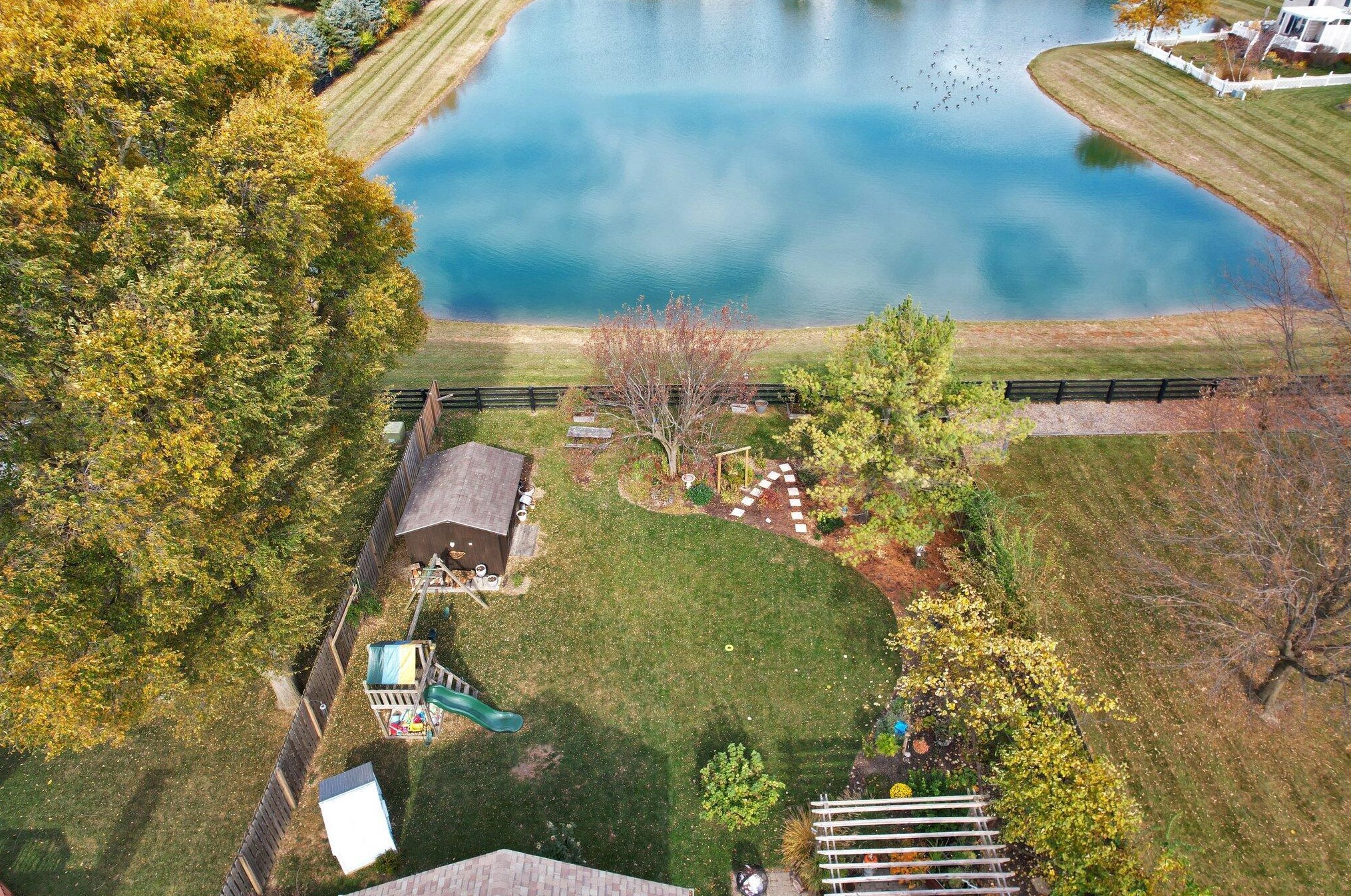 6408 Pinefield Dr, Hilliard, OH 43026-7745