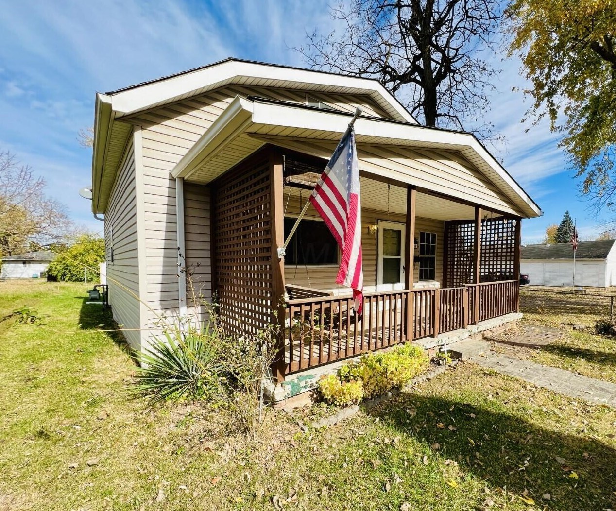 590 Koebel Ave, Columbus, OH 43207-3153