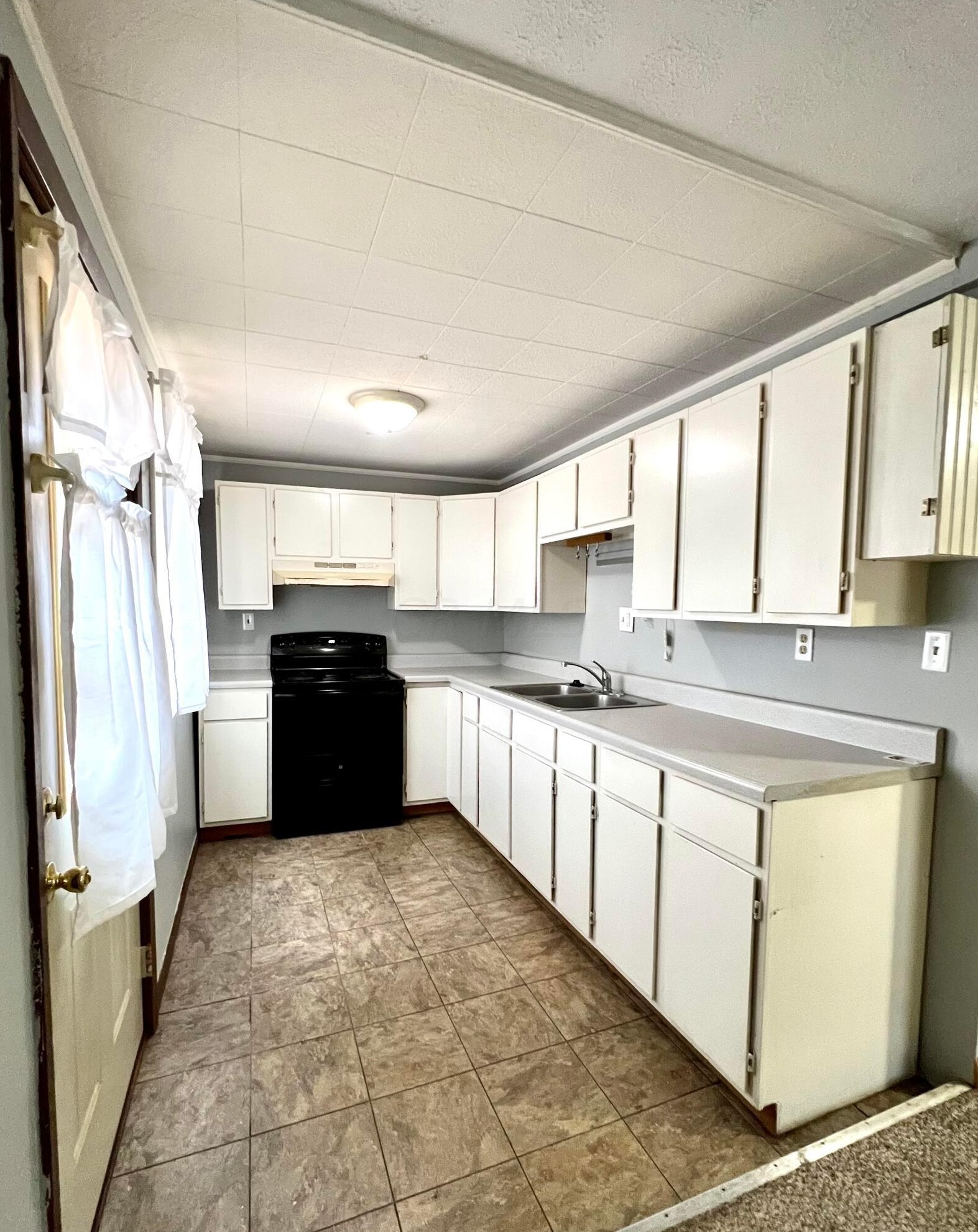 590 Koebel Ave, Columbus OH 43207-3153 exterior