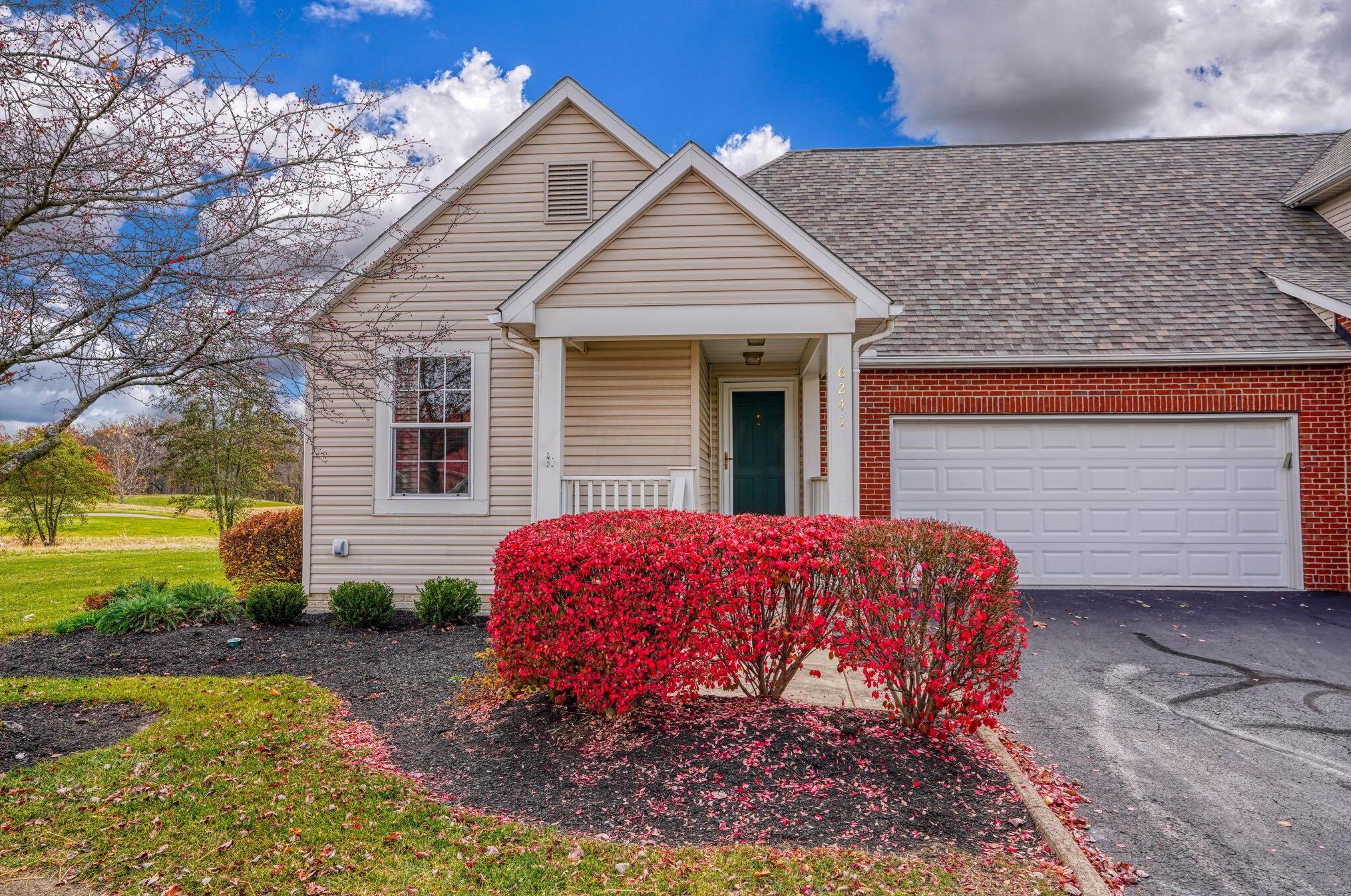 6241 Fairway Ln, Cnl Wnchstr, OH 43110-8040