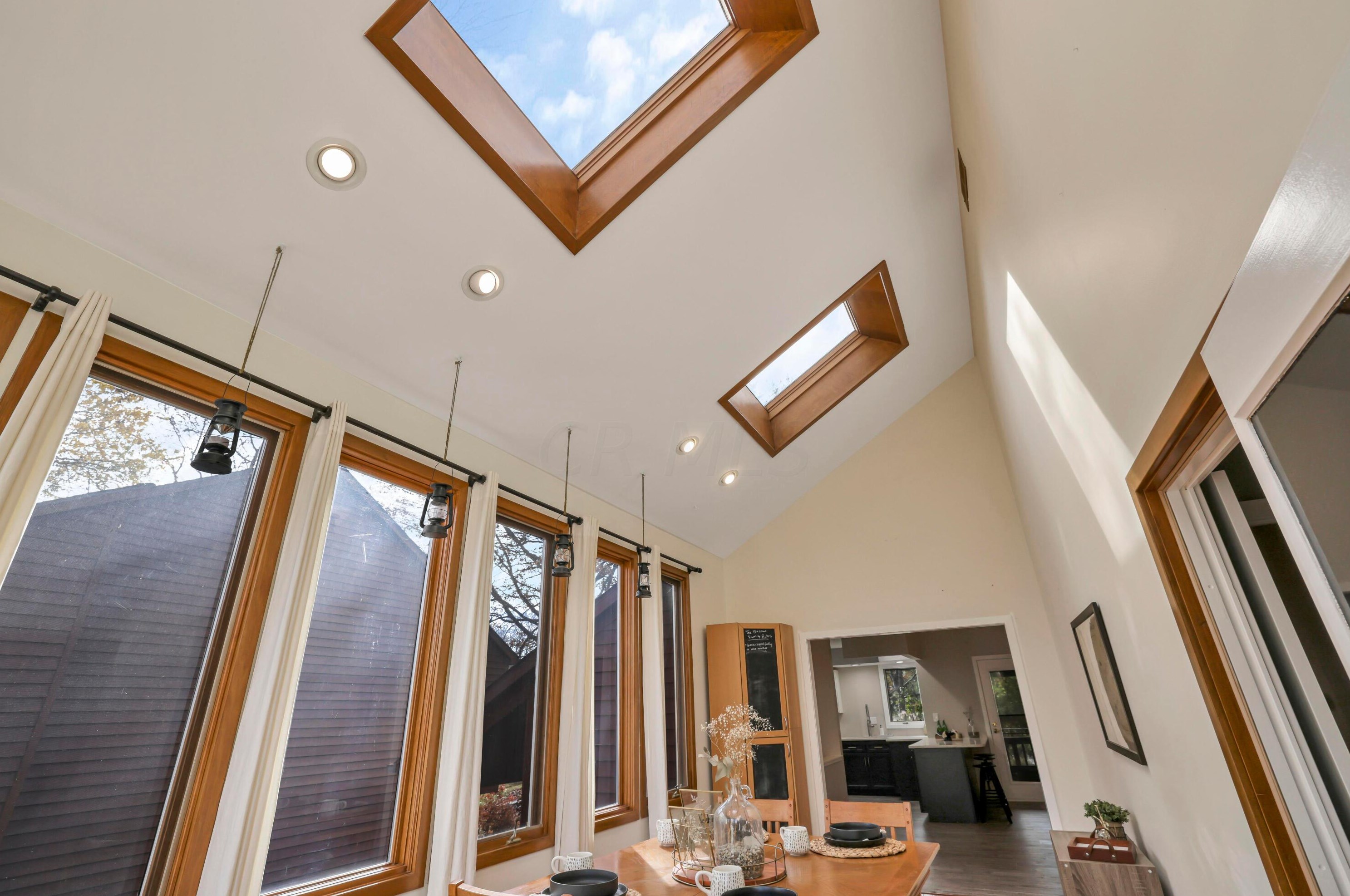 331 Lakeside Dr, Westerville OH  43081-3043 exterior