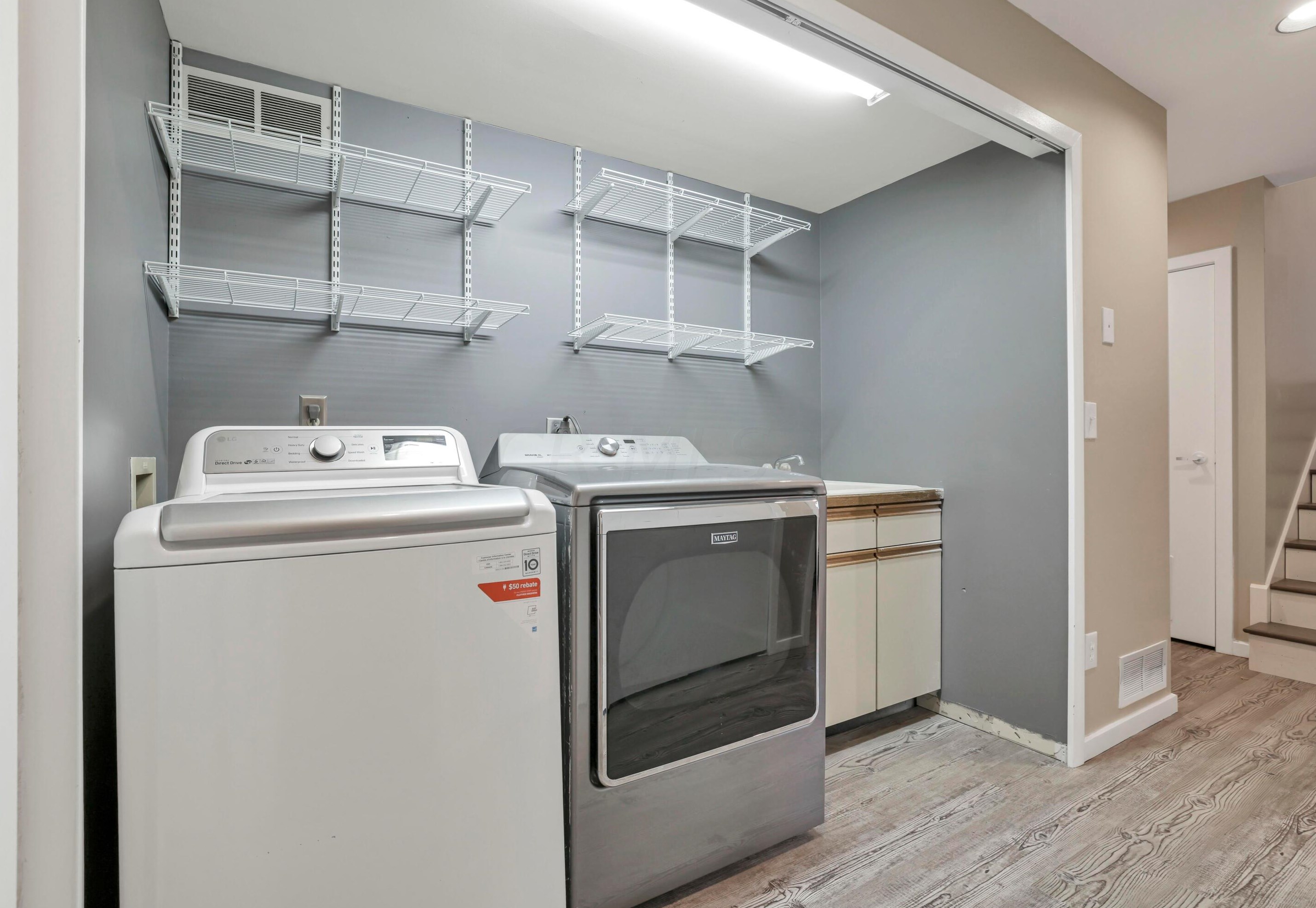 331 Lakeside Dr, Westerville OH  43081-3043 exterior