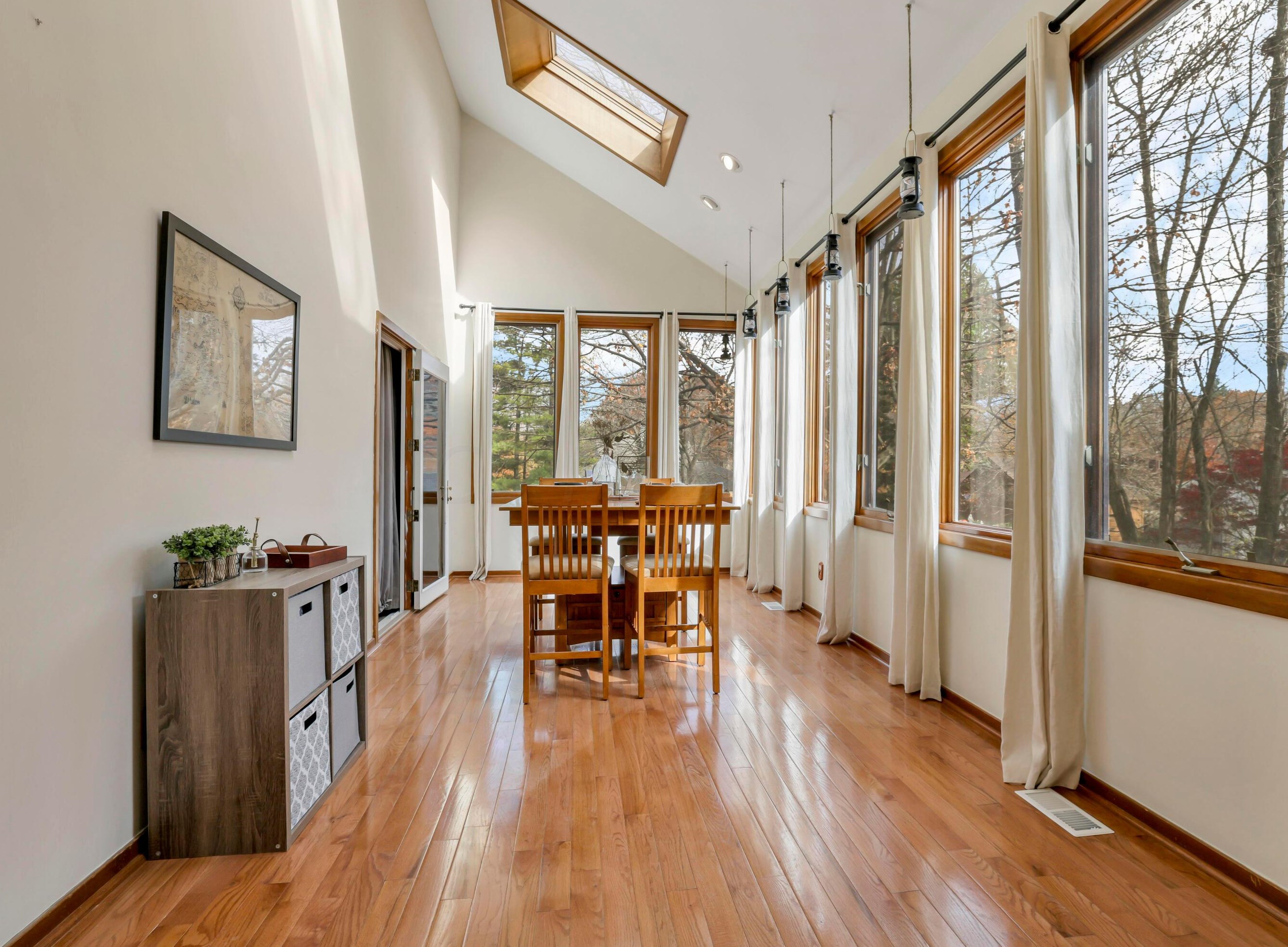 331 Lakeside Dr, Westerville OH  43081-3043 exterior