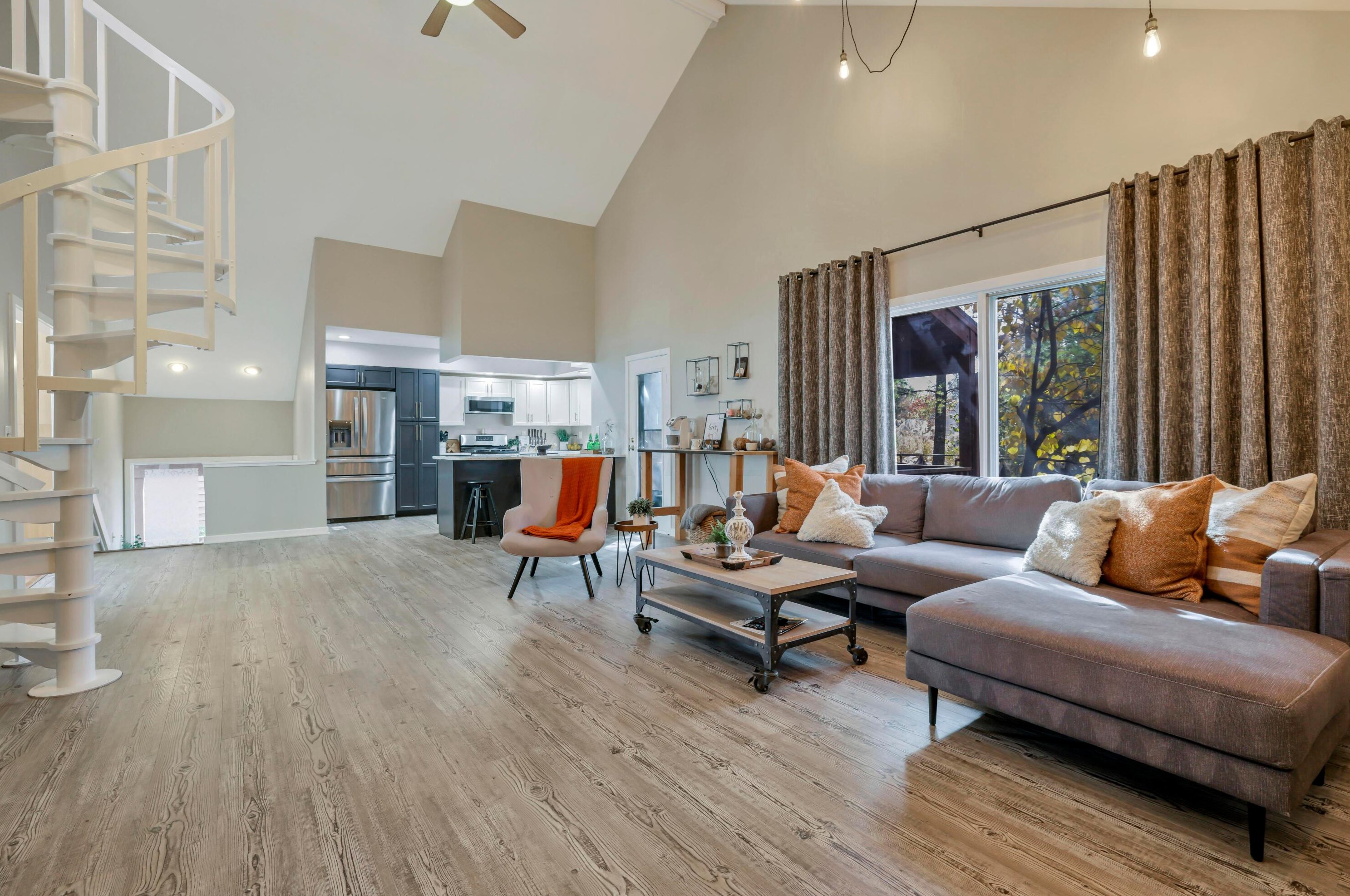 331 Lakeside Dr, Westerville OH  43081-3043 exterior