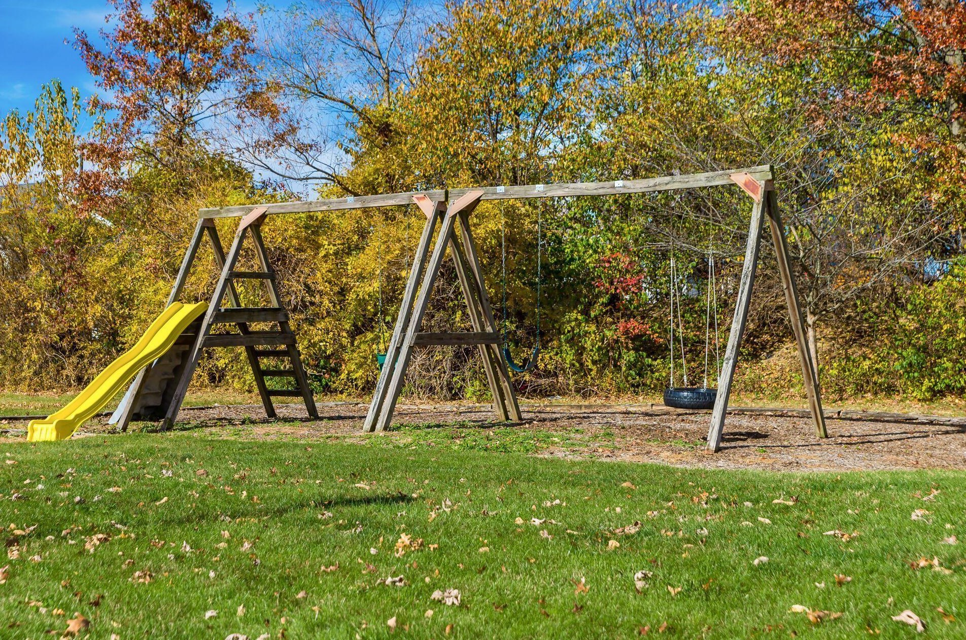 81 Stornoway Dr, Columbus OH 43213-2158 exterior