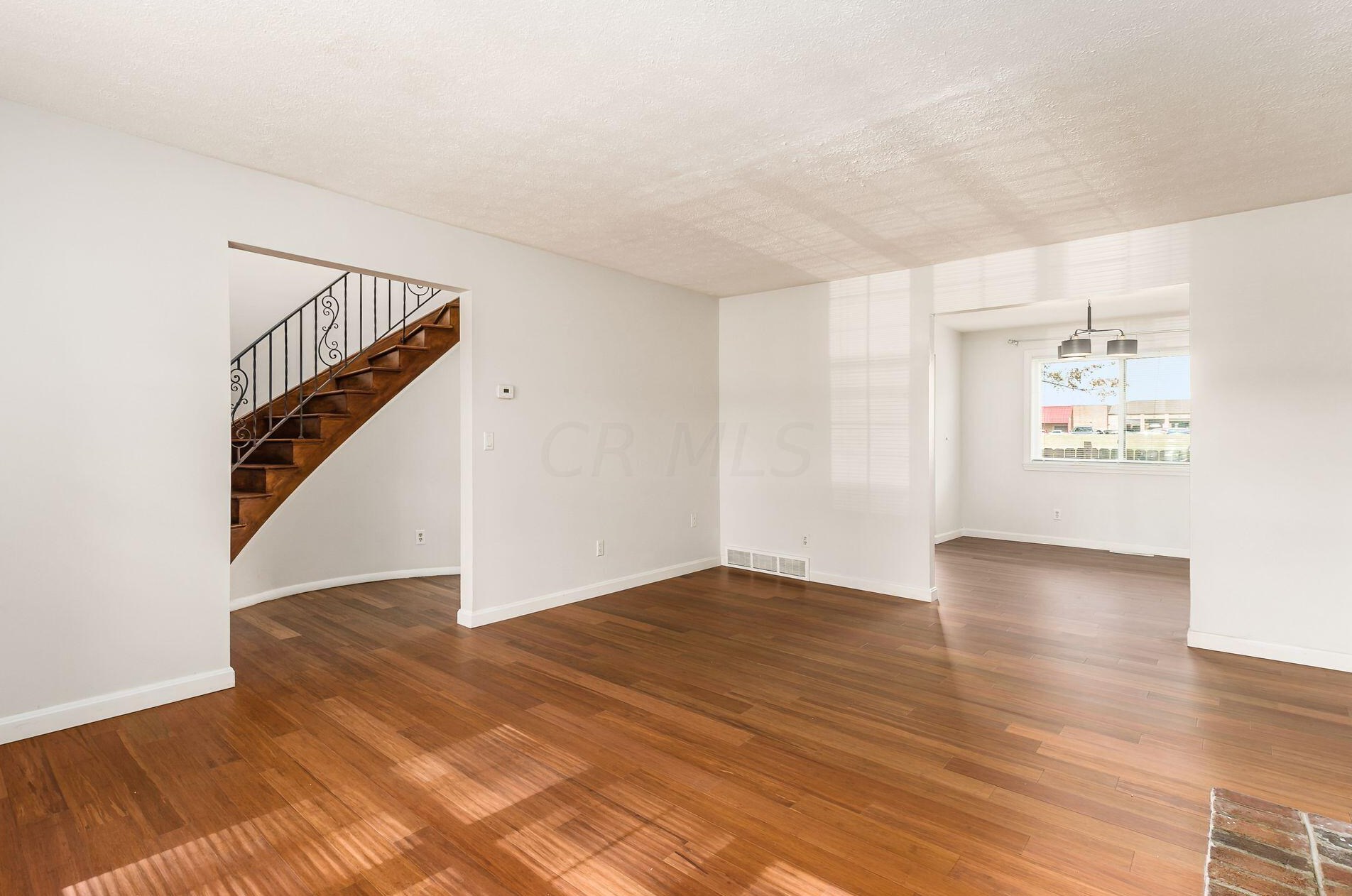 81 Stornoway Dr, Columbus OH 43213-2158 exterior