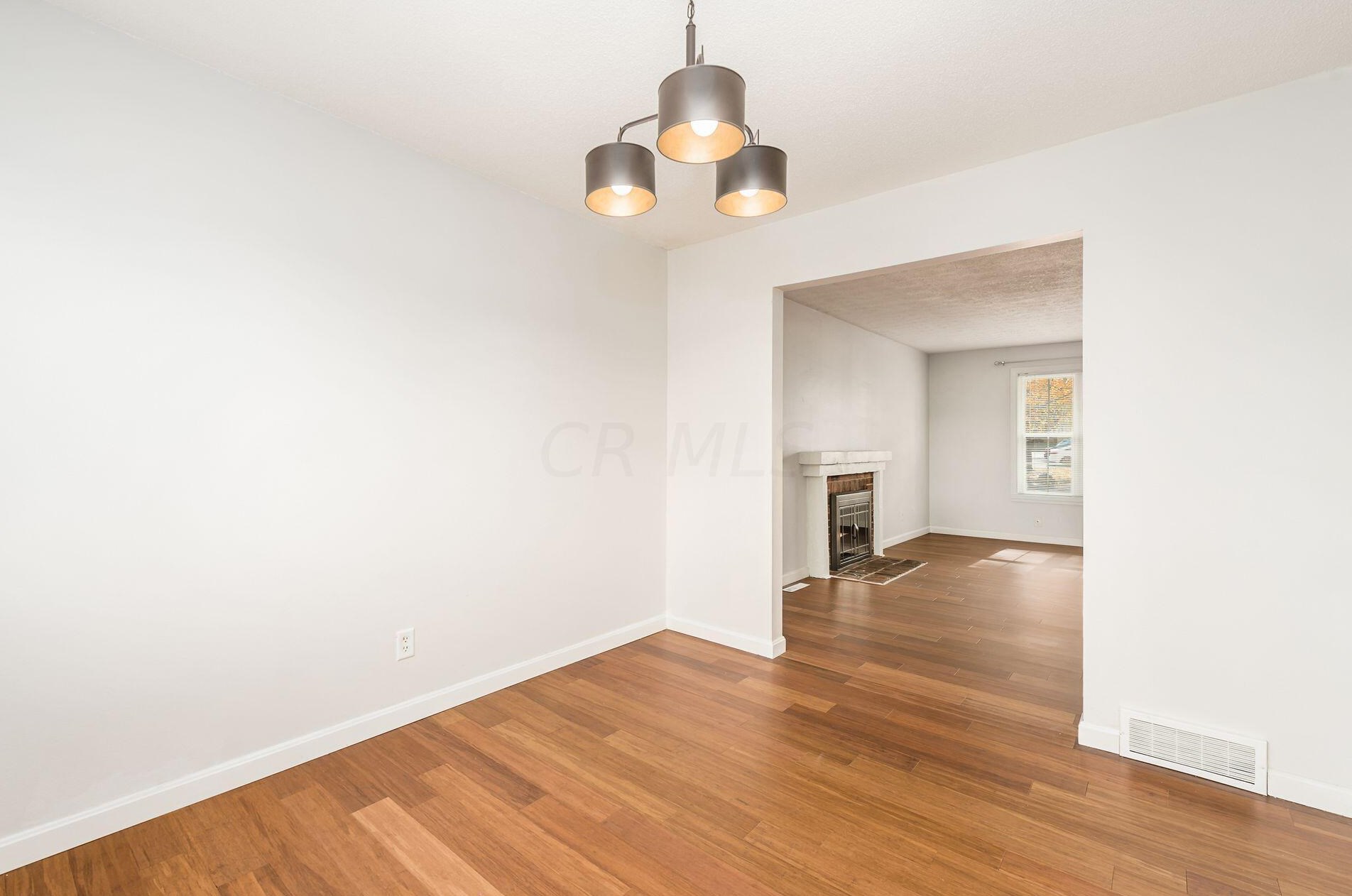 81 Stornoway Dr, Columbus OH 43213-2158 exterior