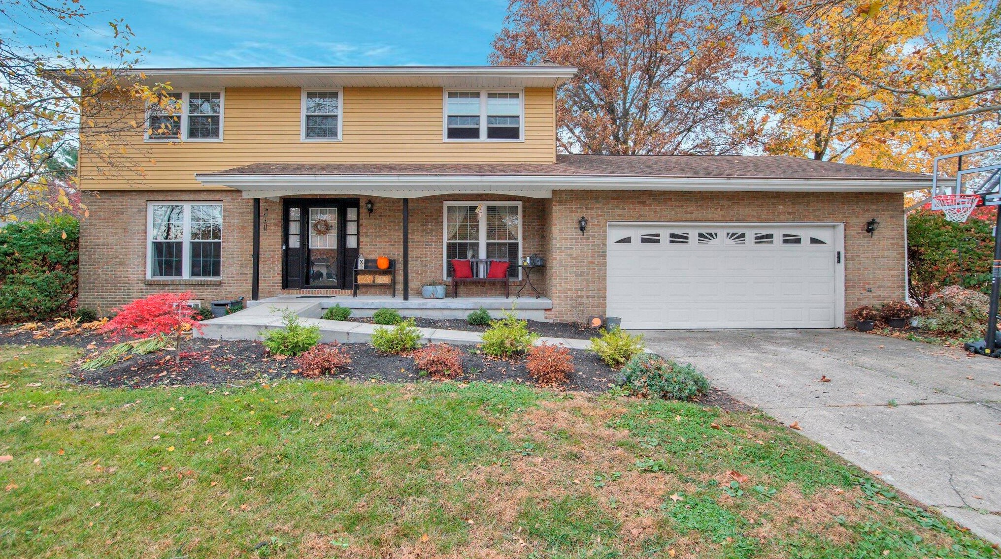 425 Pickering Dr, Pickerington, OH 43147-1366