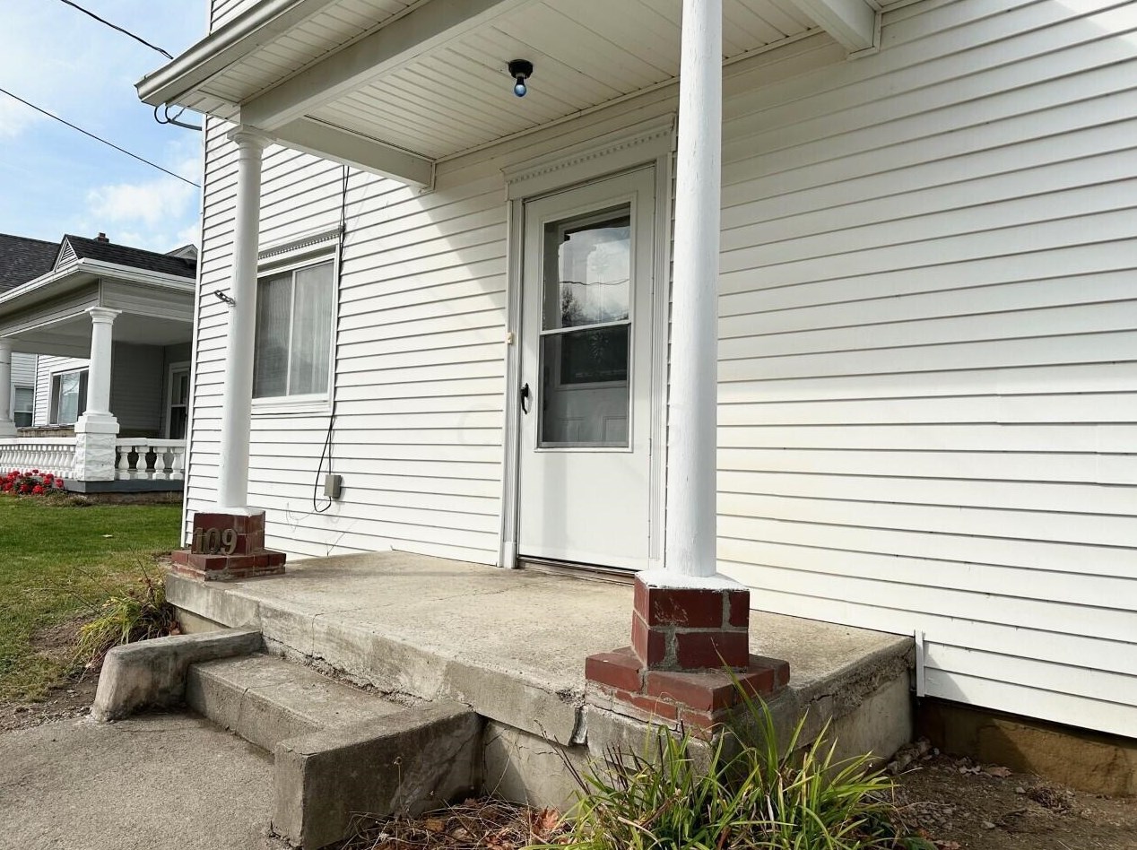 109 Maple St, Hebron, OH 43025