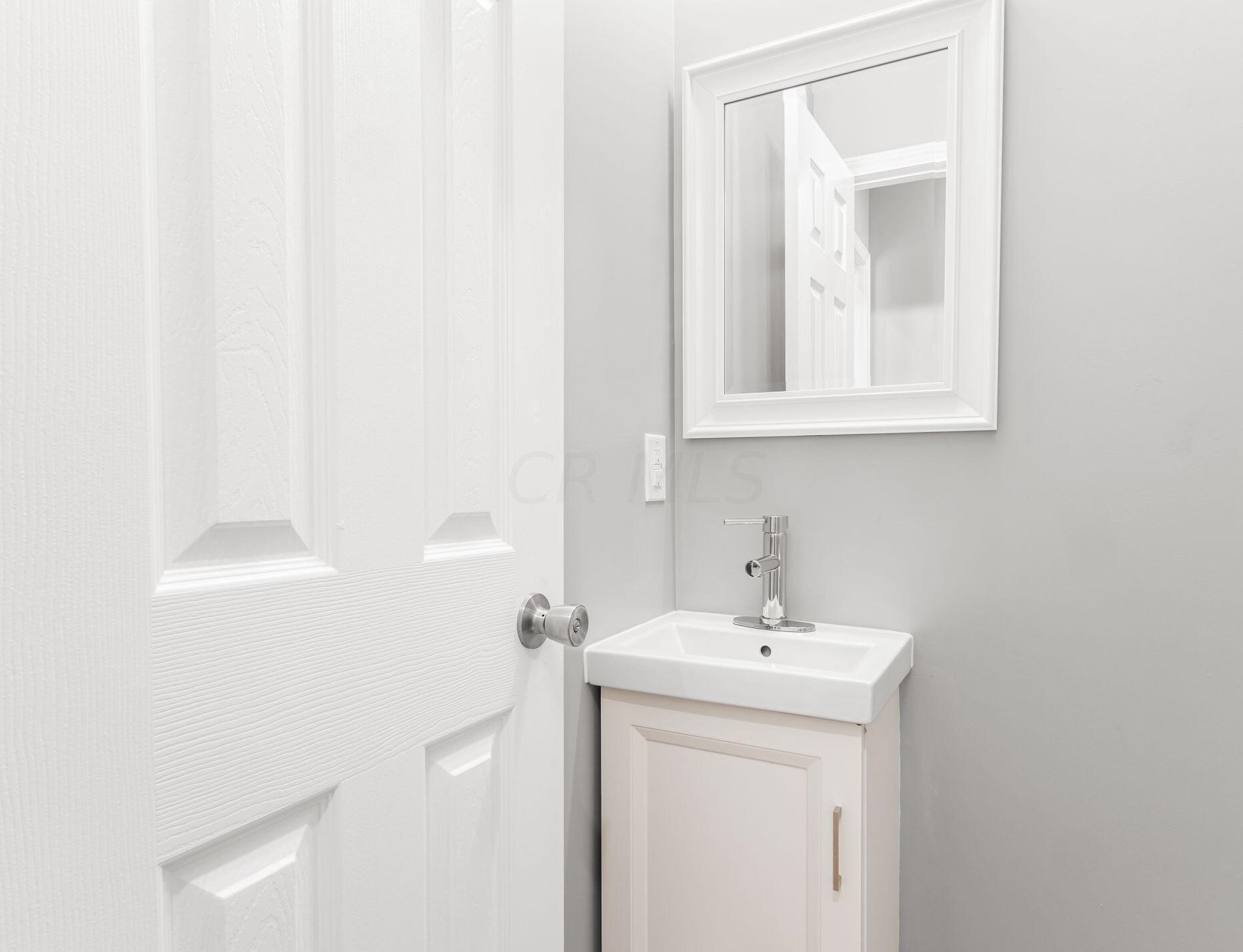 2318 Ridgeway Ave, Columbus OH  43219-2665 exterior