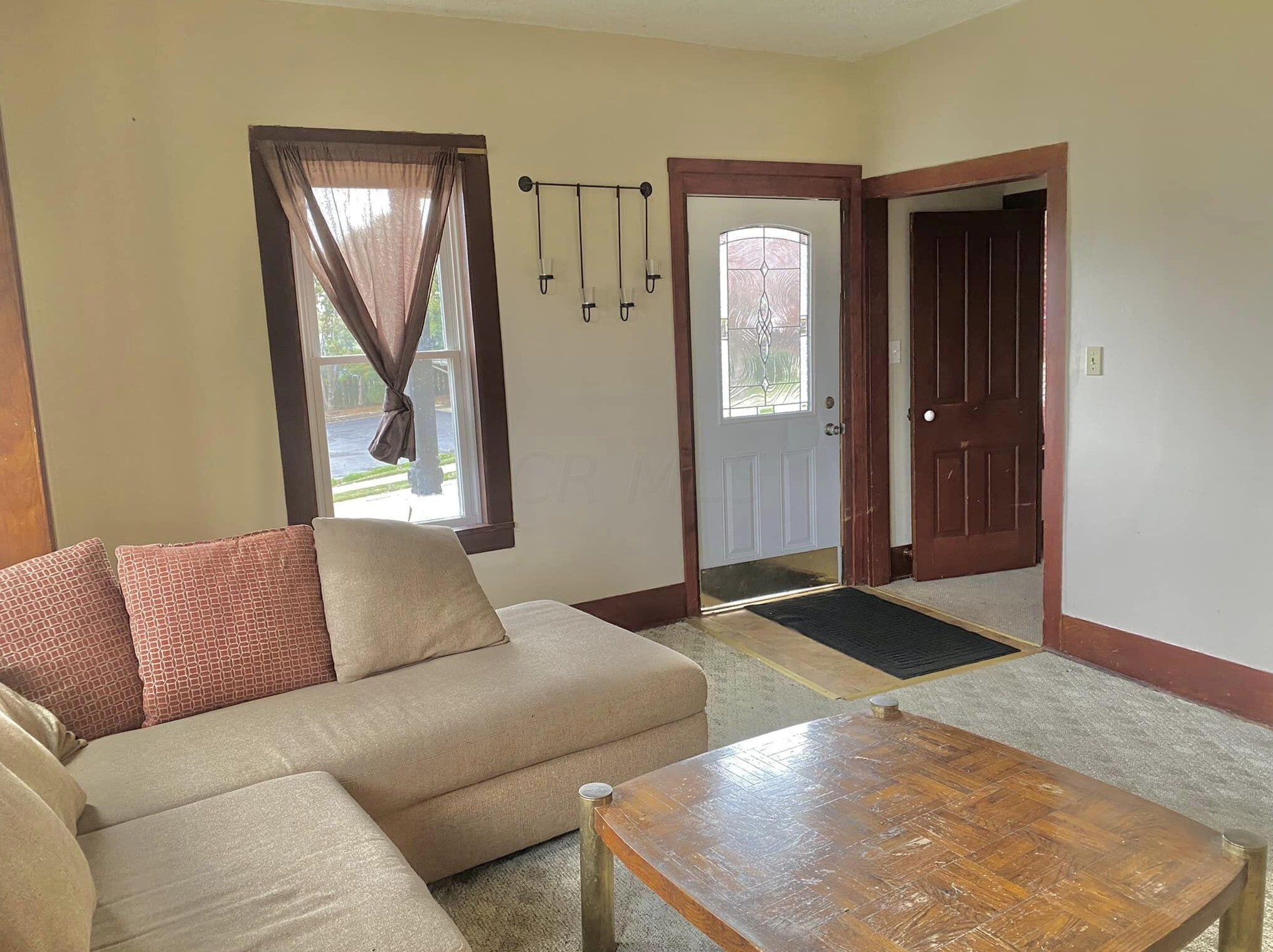 33 N Pleasant St, Fredricktwn, OH 43019