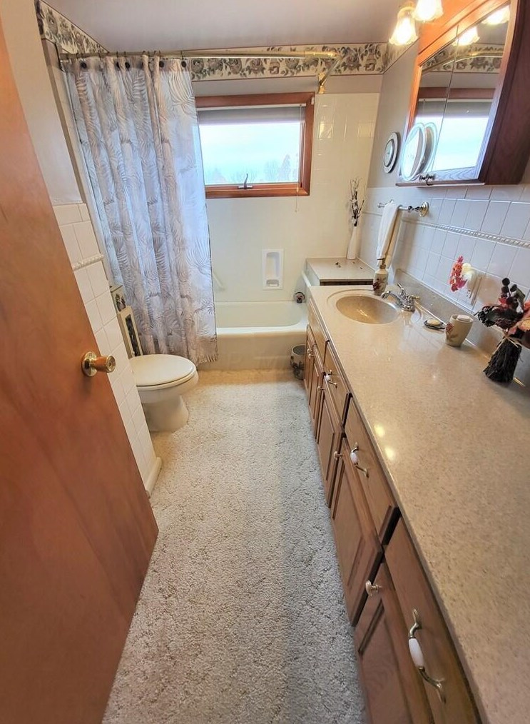 51 Deerfield Rd, North Woodbury OH  44813-9299 exterior