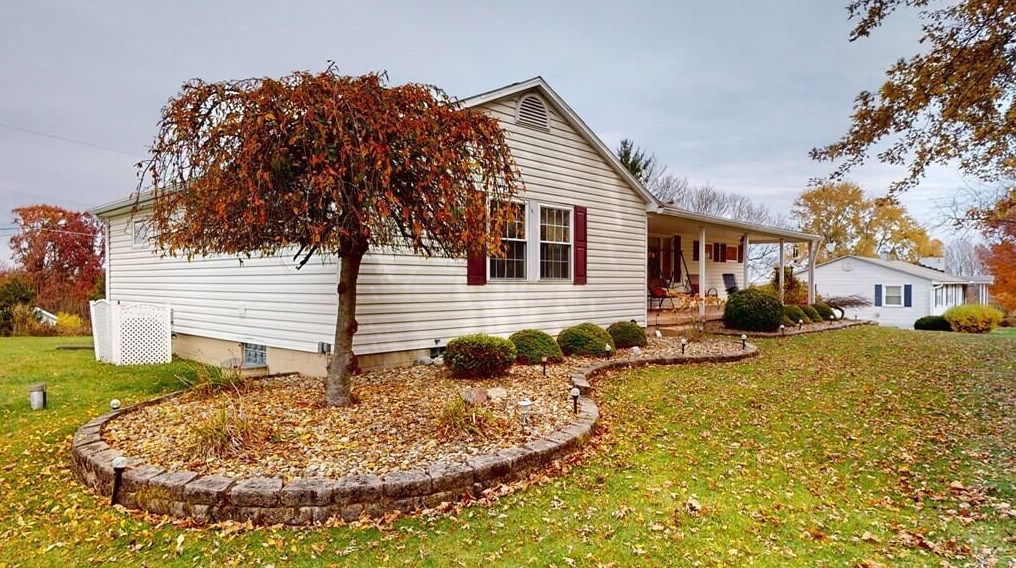 51 Deerfield Rd, North Woodbury OH  44813-9299 exterior