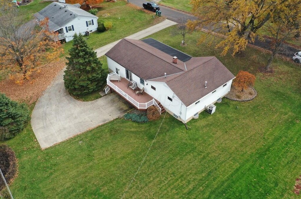 51 Deerfield Rd, North Woodbury OH  44813-9299 exterior