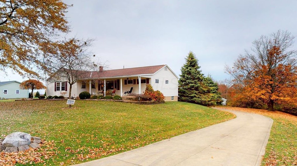 51 Deerfield Rd, North Woodbury OH  44813-9299 exterior