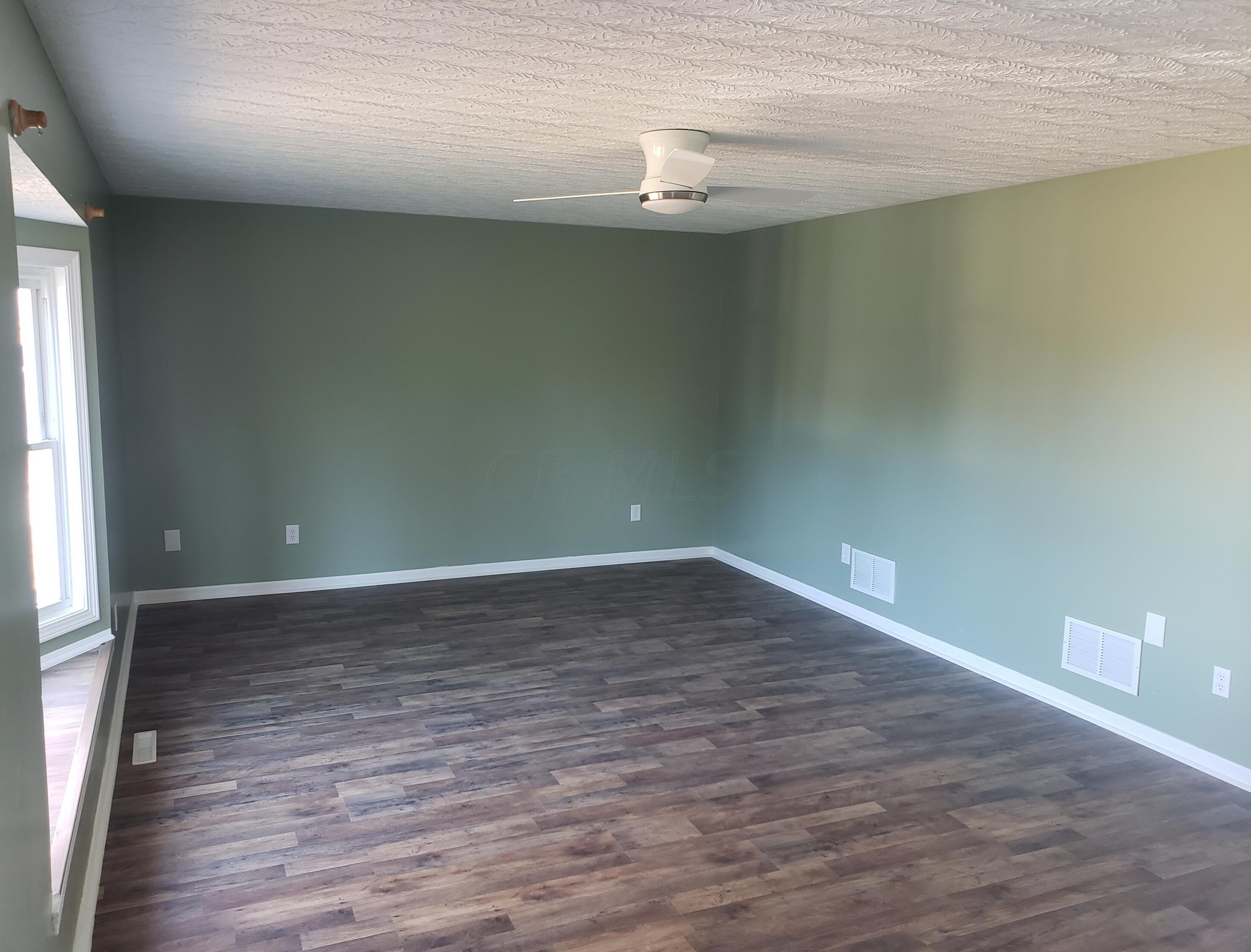 14864 Monroe Mills Rd, Mount Vernon, OH 43050