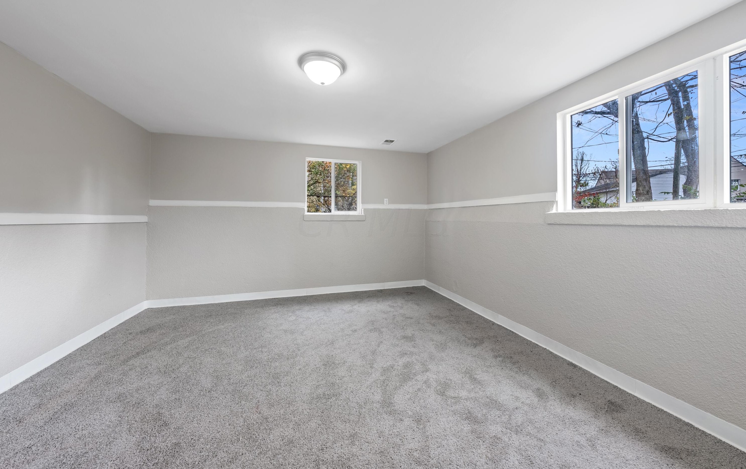 2087 Maryland Ave, Columbus OH  43219-2961 exterior