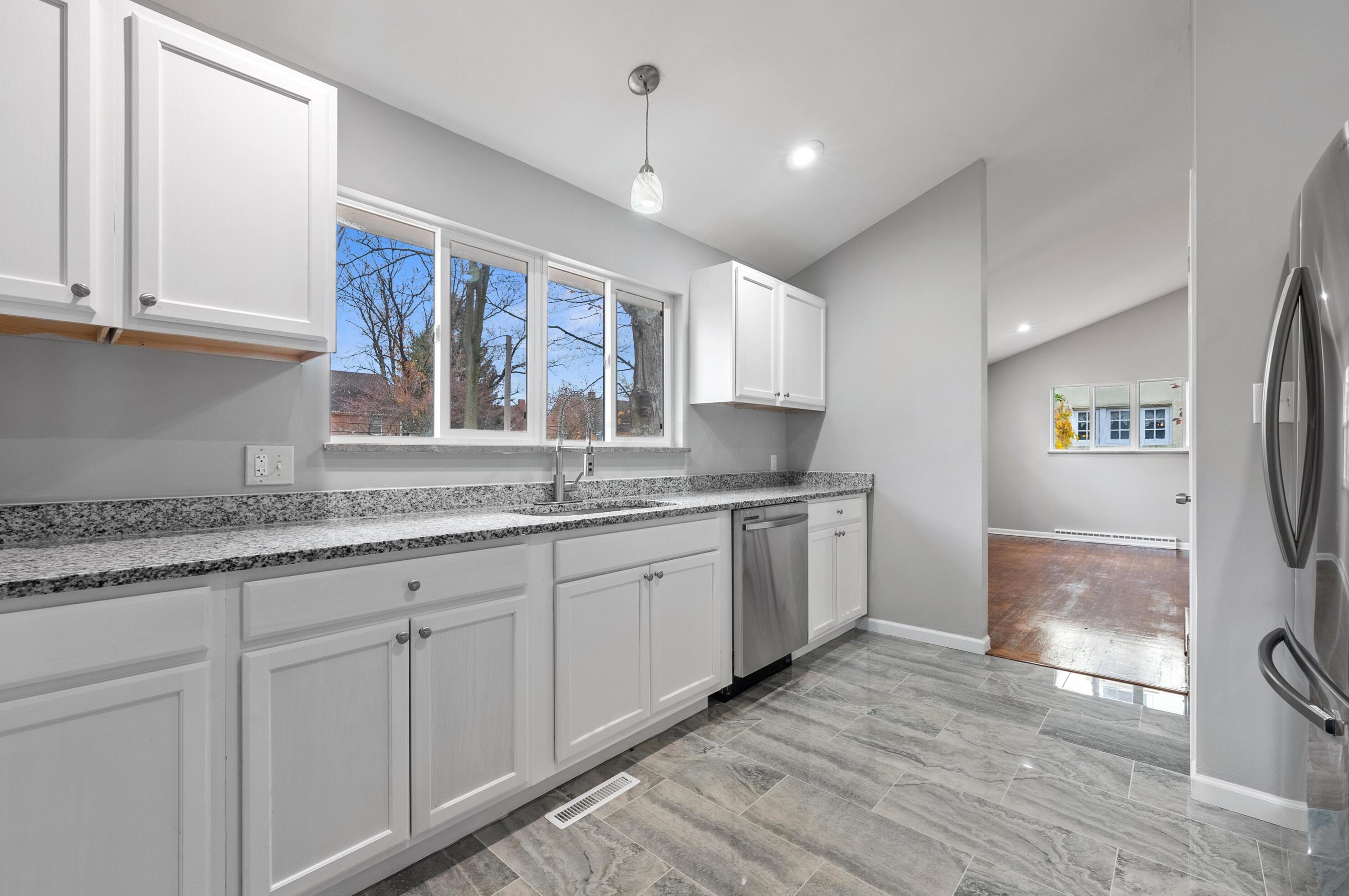 2087 Maryland Ave, Columbus OH  43219-2961 exterior