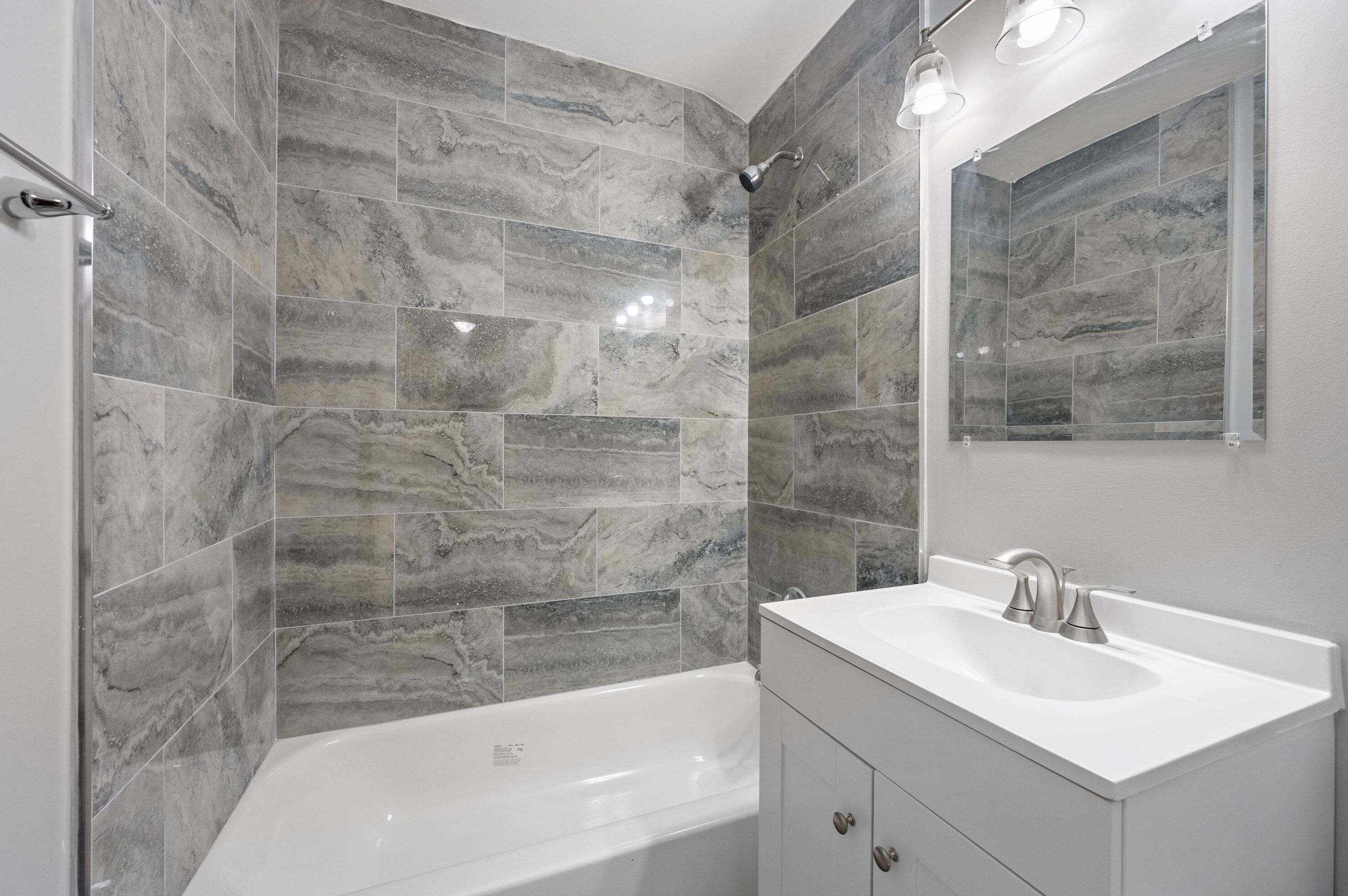 2087 Maryland Ave, Columbus OH  43219-2961 exterior