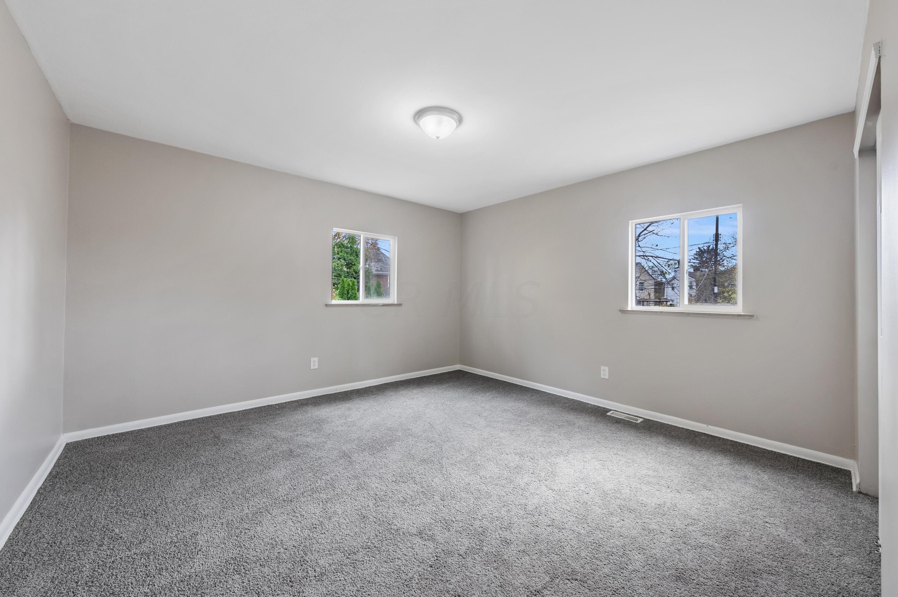 2087 Maryland Ave, Columbus OH  43219-2961 exterior