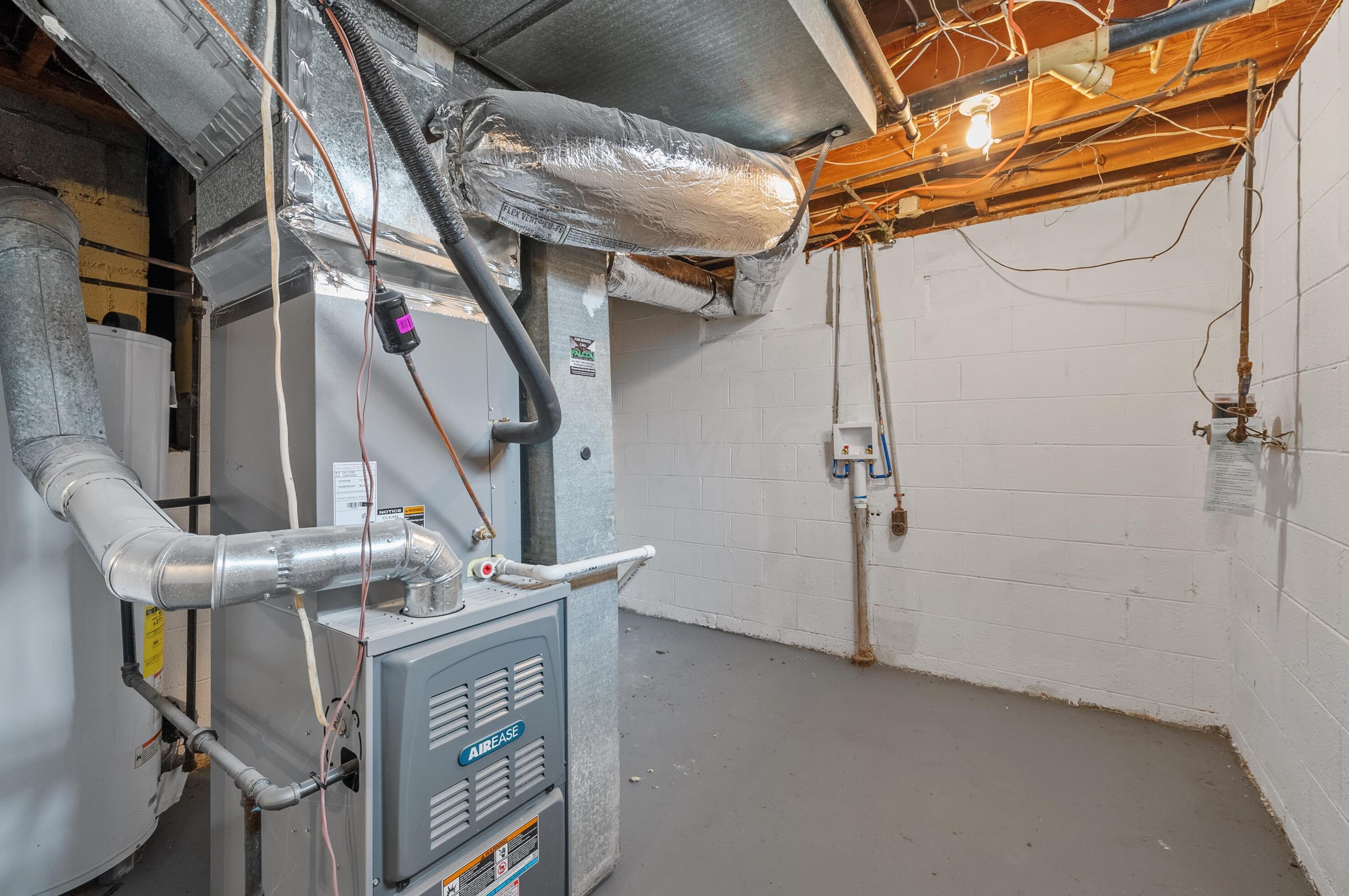 2087 Maryland Ave, Columbus OH  43219-2961 exterior