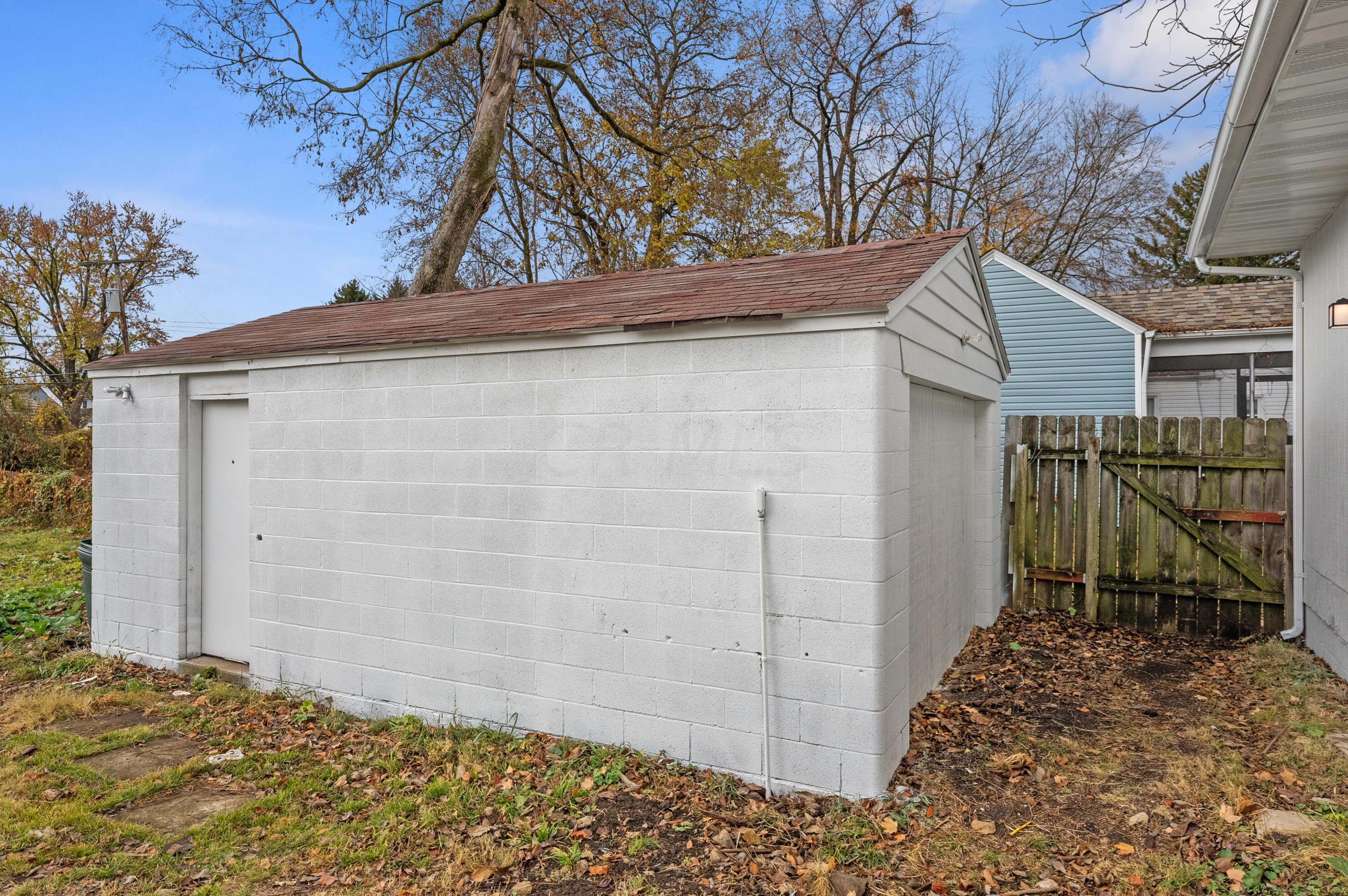 2087 Maryland Ave, Columbus OH  43219-2961 exterior