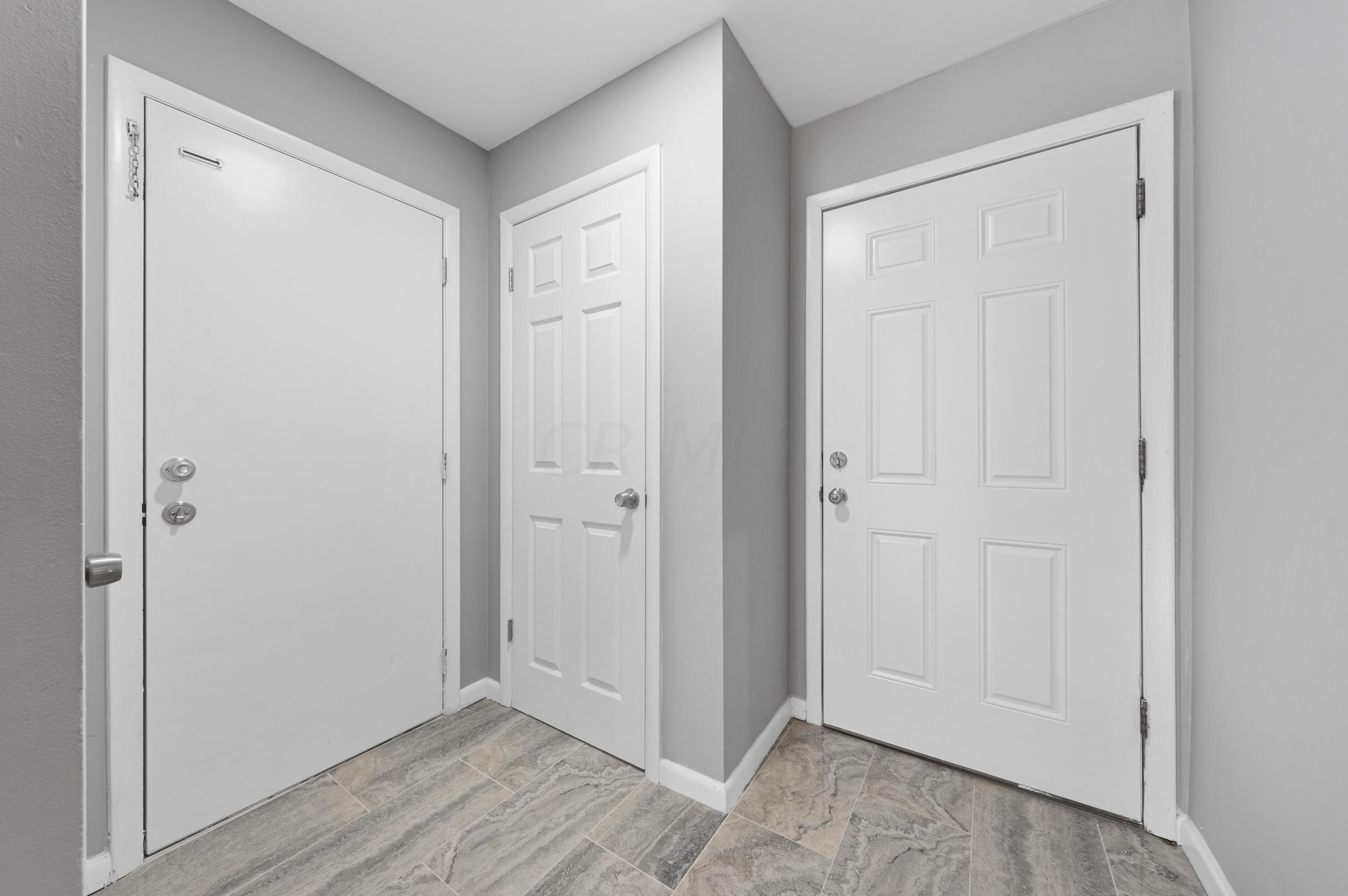 2087 Maryland Ave, Columbus OH  43219-2961 exterior