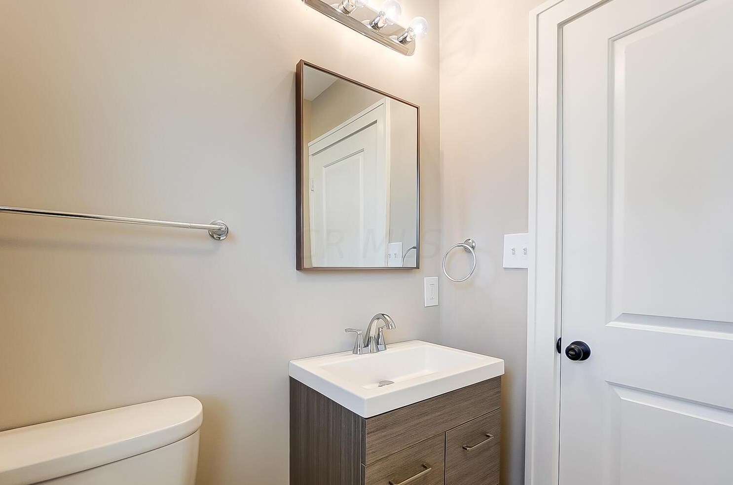 101 Harris Ave, Columbus OH 43204-3342 exterior