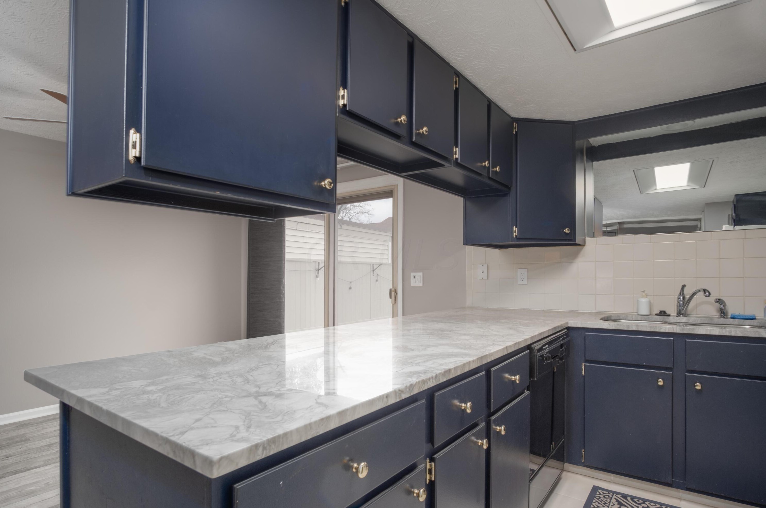 5117 Ranstead Ct, Columbus OH 43220-2545 exterior