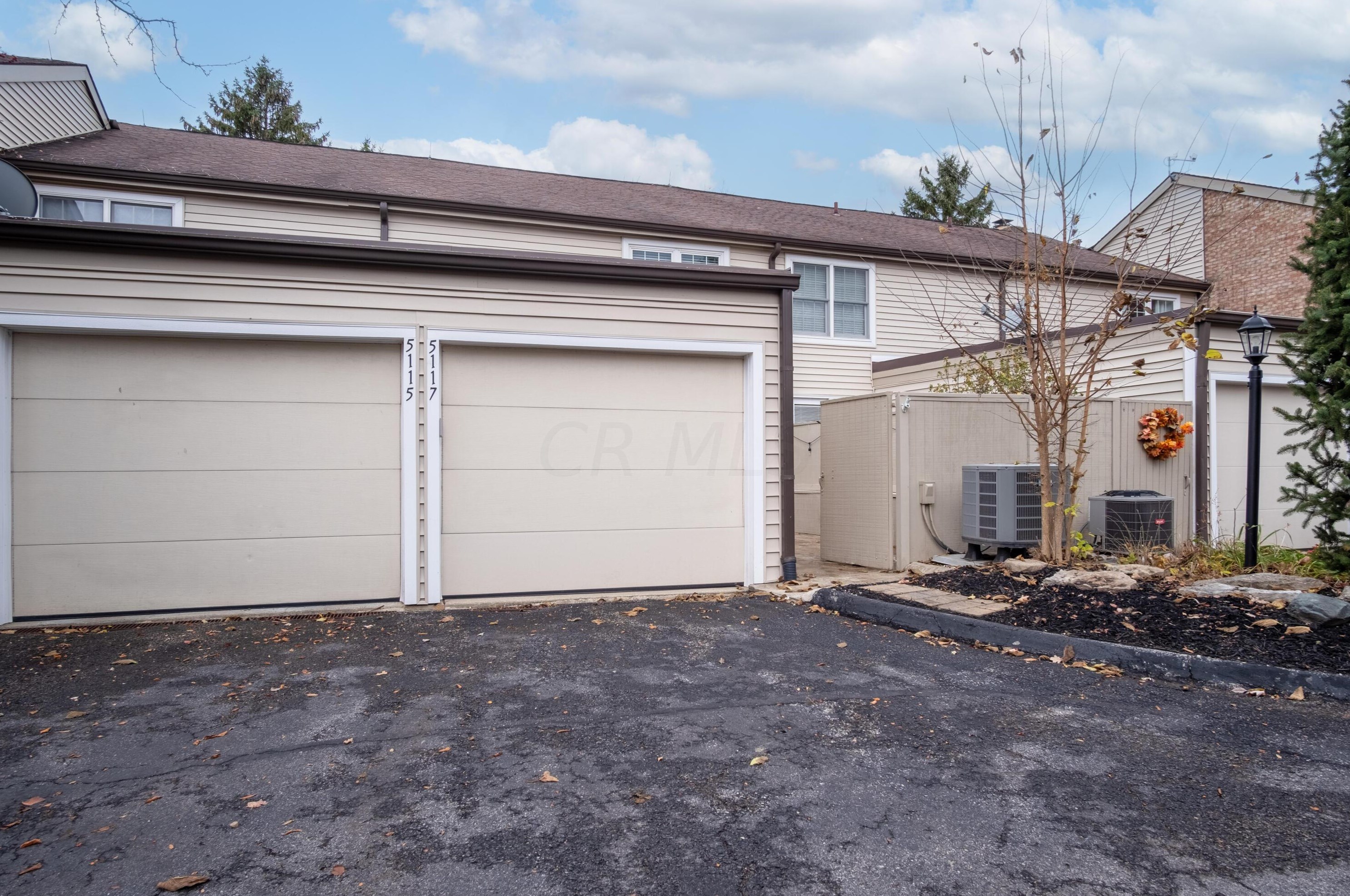 5117 Ranstead Ct, Columbus OH 43220-2545 exterior