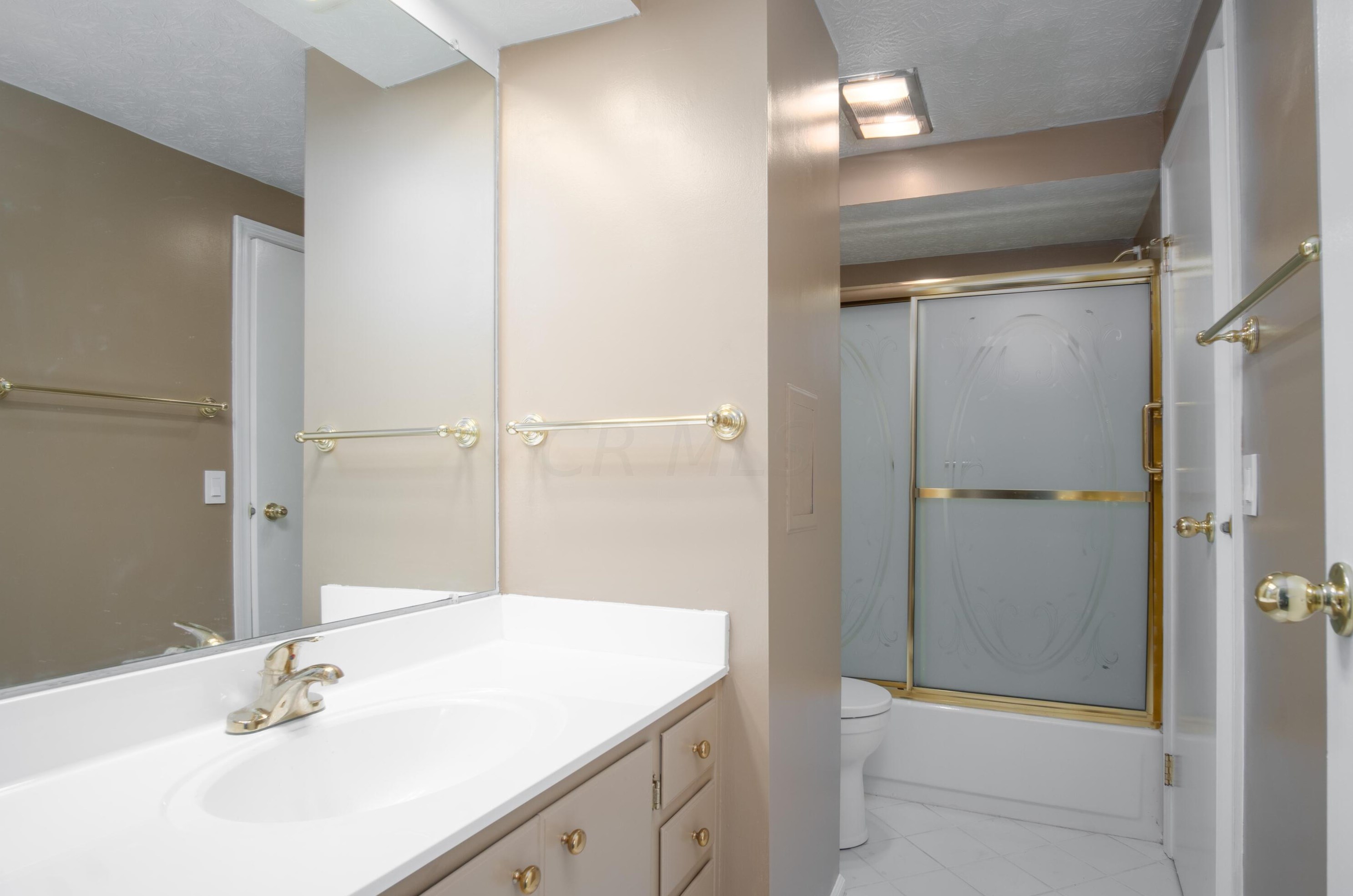 5117 Ranstead Ct, Columbus OH 43220-2545 exterior