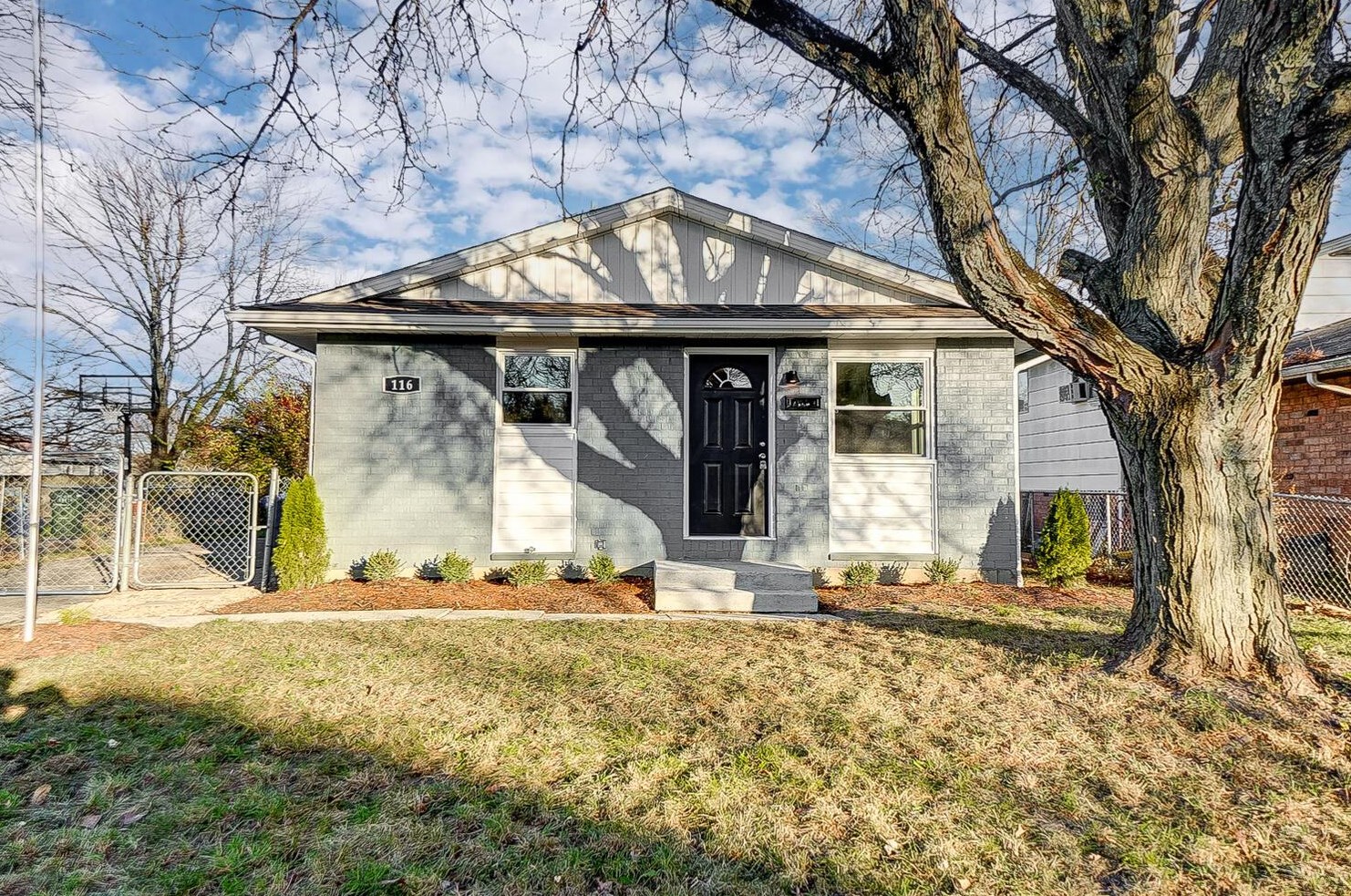 116 Tishman St, Columbus, OH 43228-1436